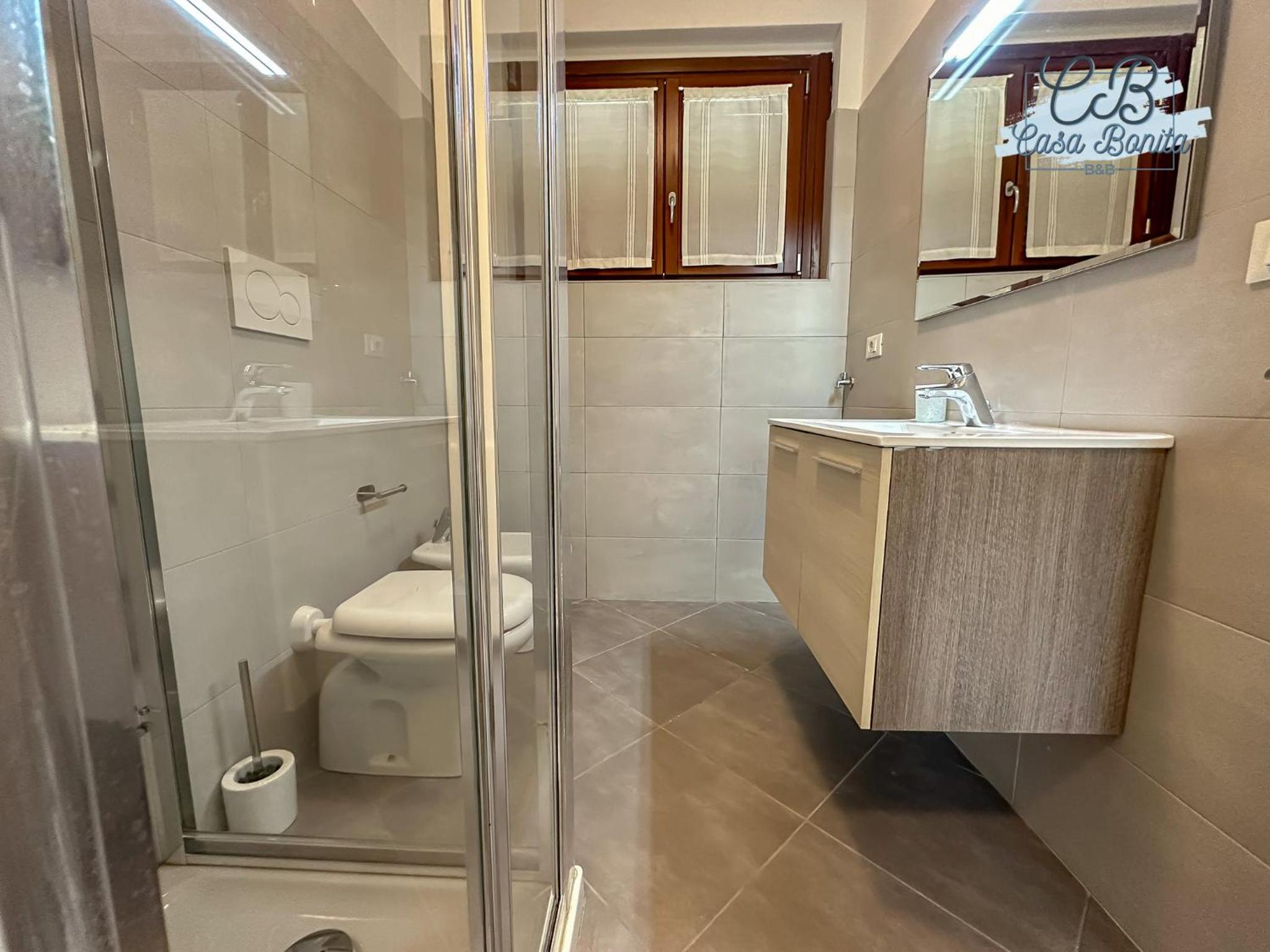 Deluxe One-Bedroom Apartment with Garden View photo 3
