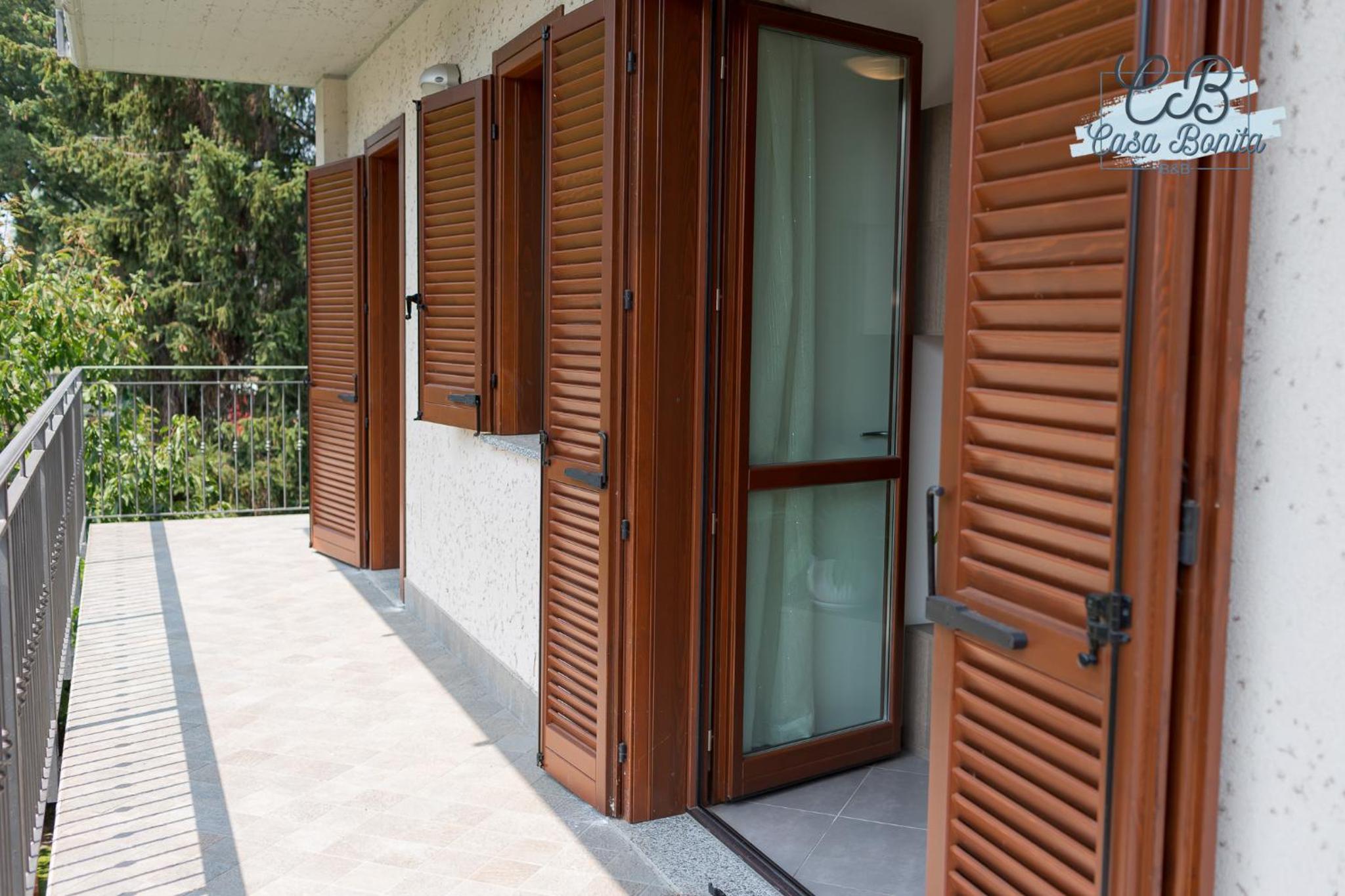 Two-Bedroom Apartment with Balcony photo 2