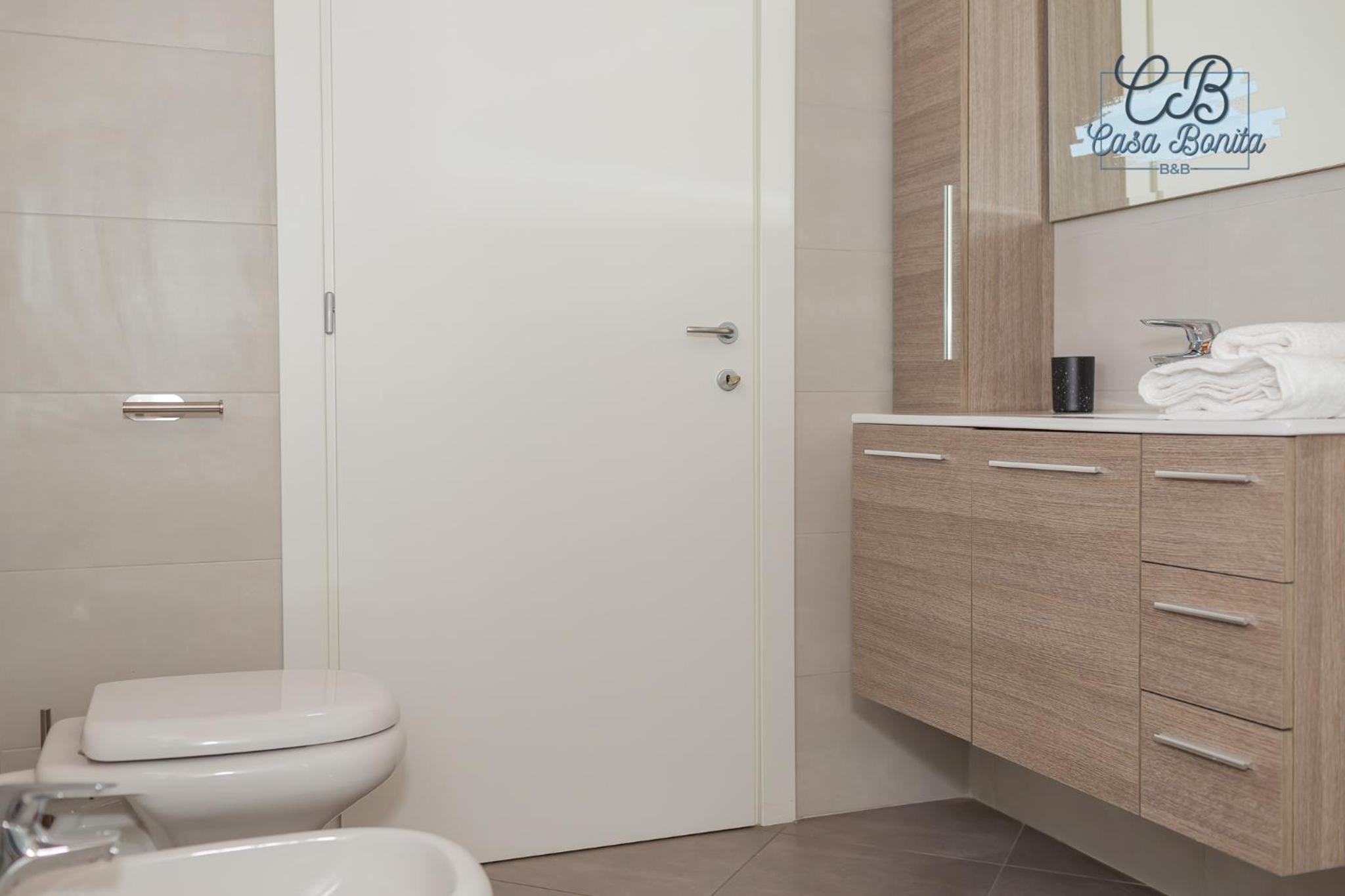 Studio Apartment with One Double Bed photo 3