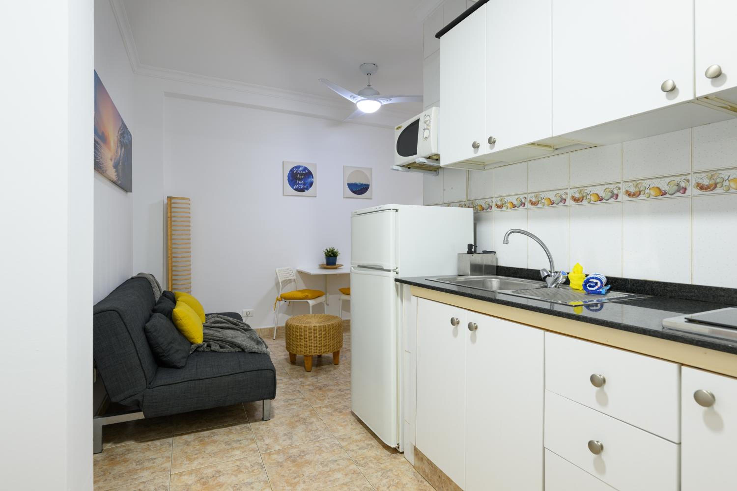 One-Bedroom Apartment photo 3