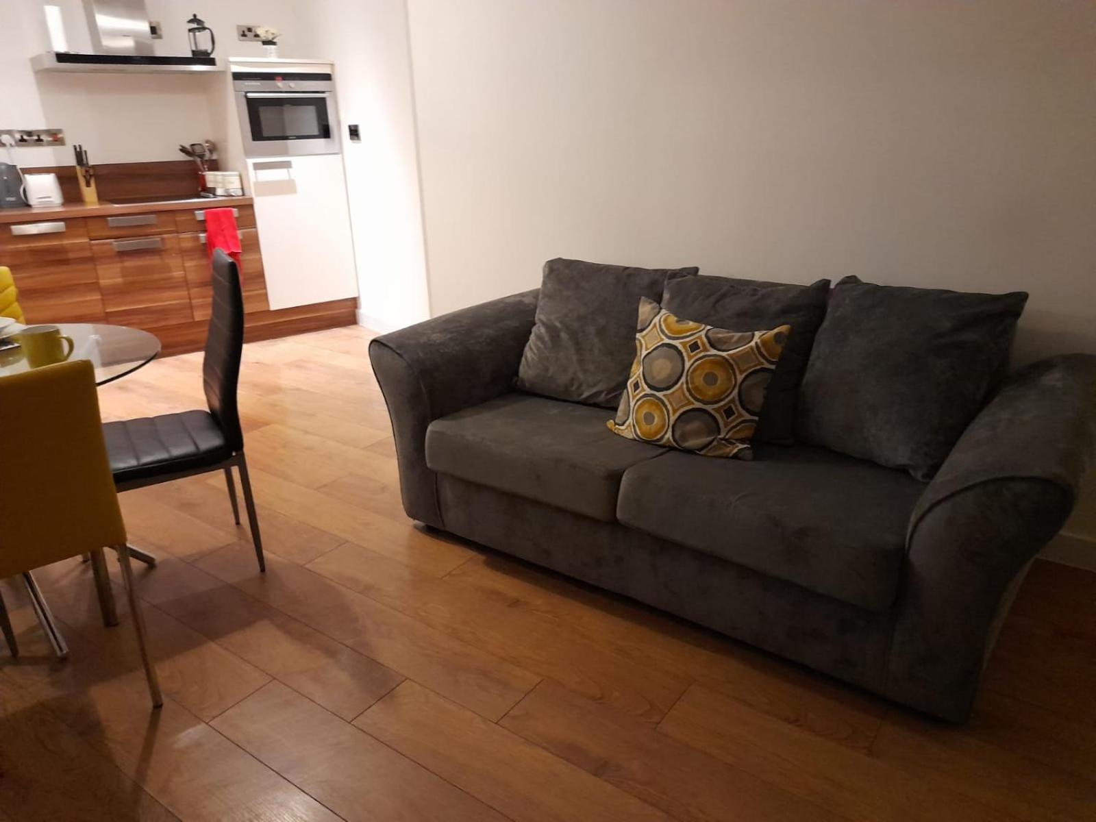 One-Bedroom Apartment photo 2