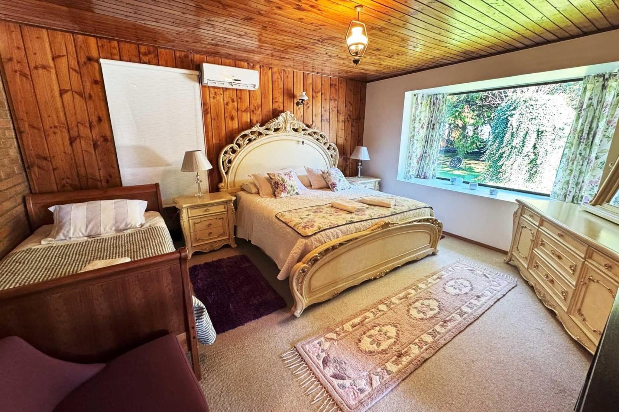 Deluxe Family Suite photo 1