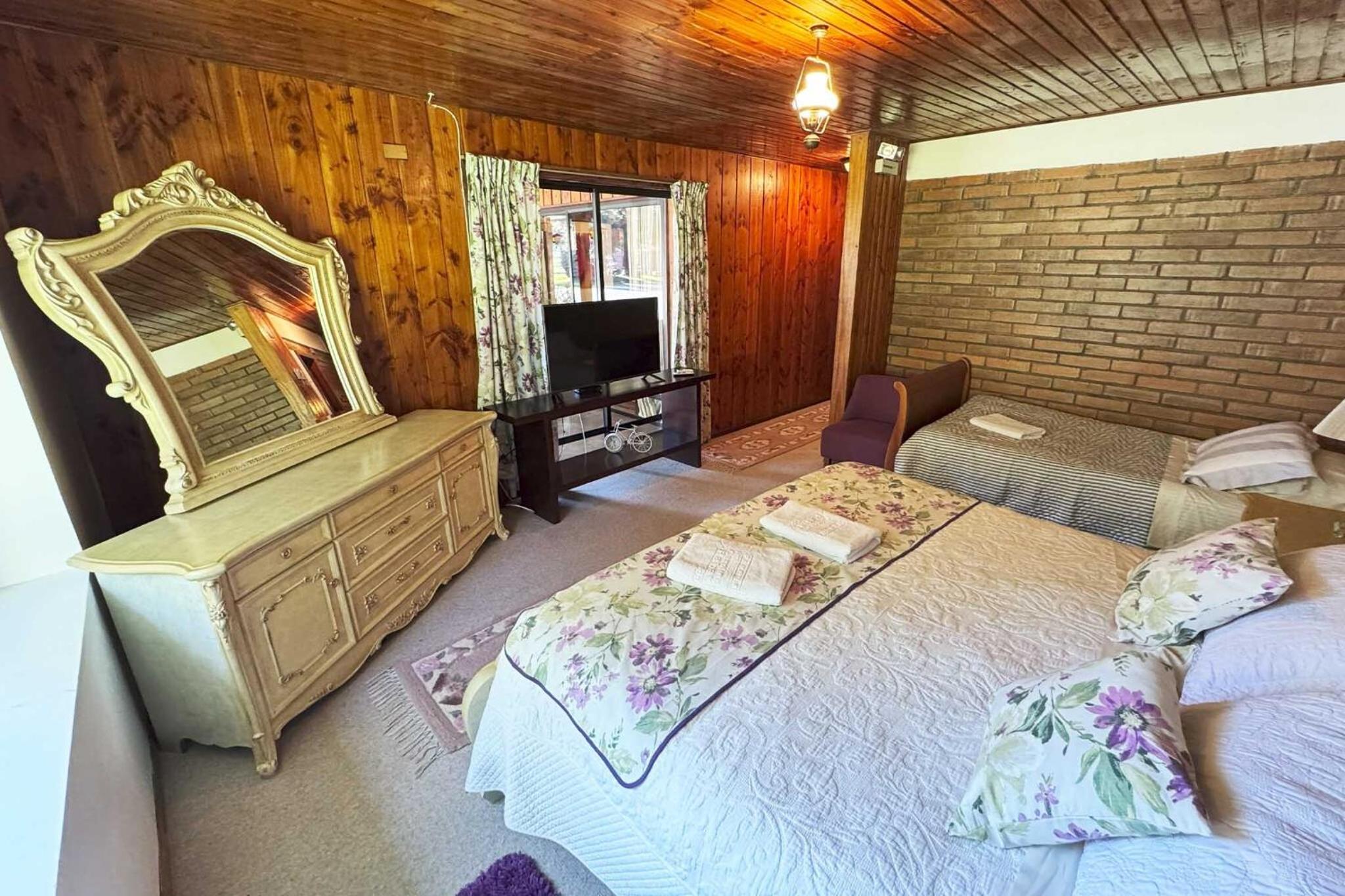 Deluxe Family Suite photo 3