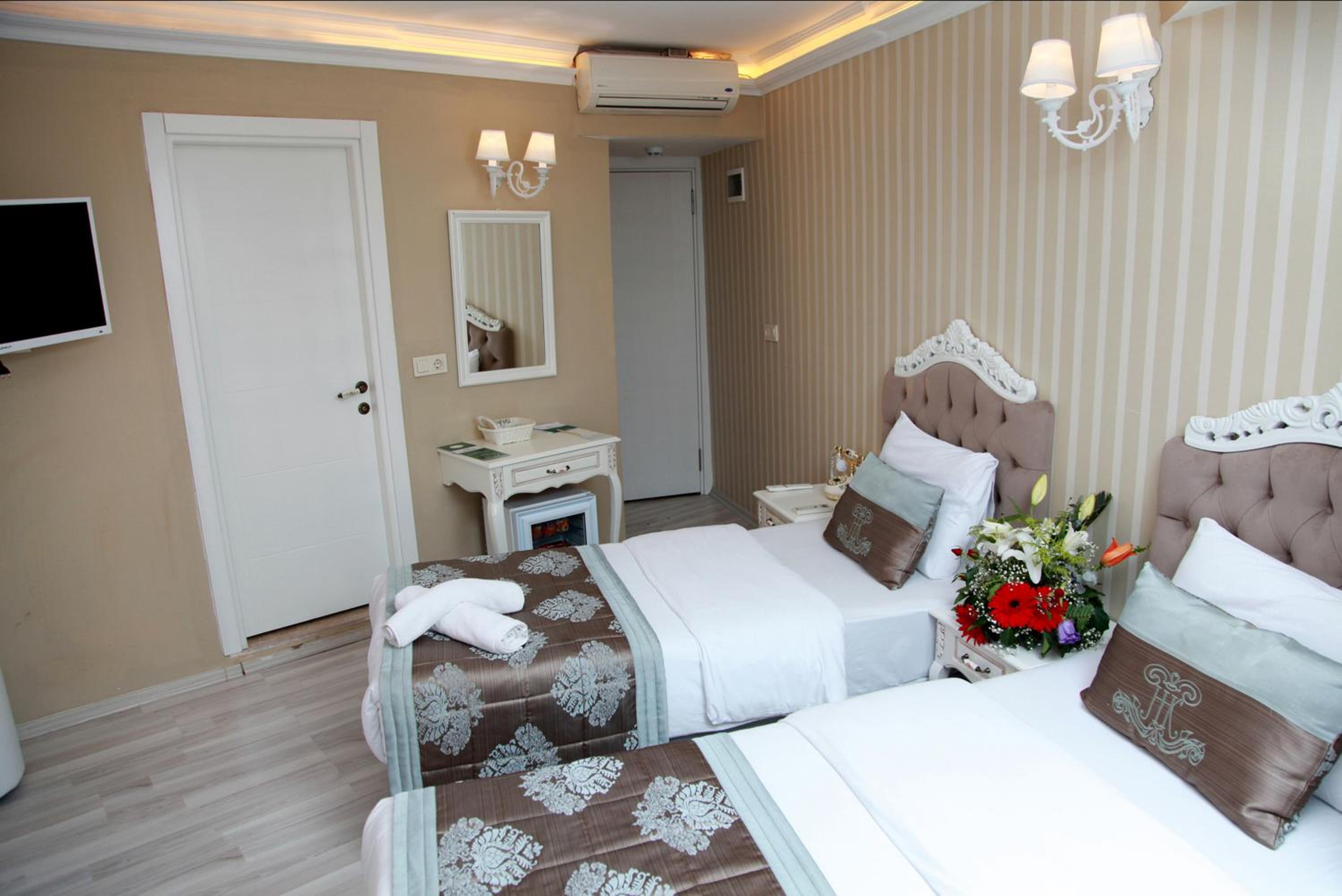 Standard Double Room - Photo 15