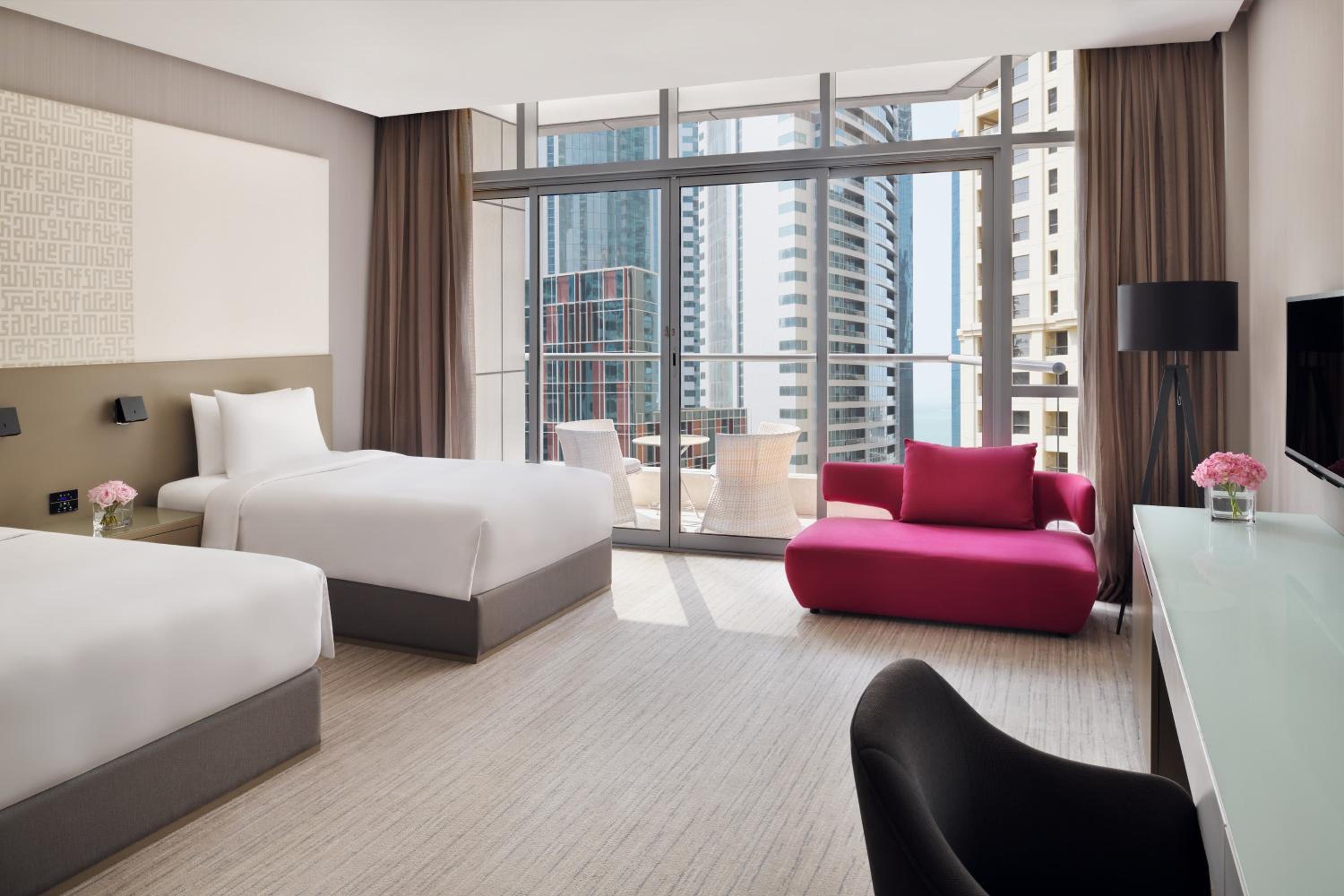 Premium Twin Room with Balcony - Photo 3