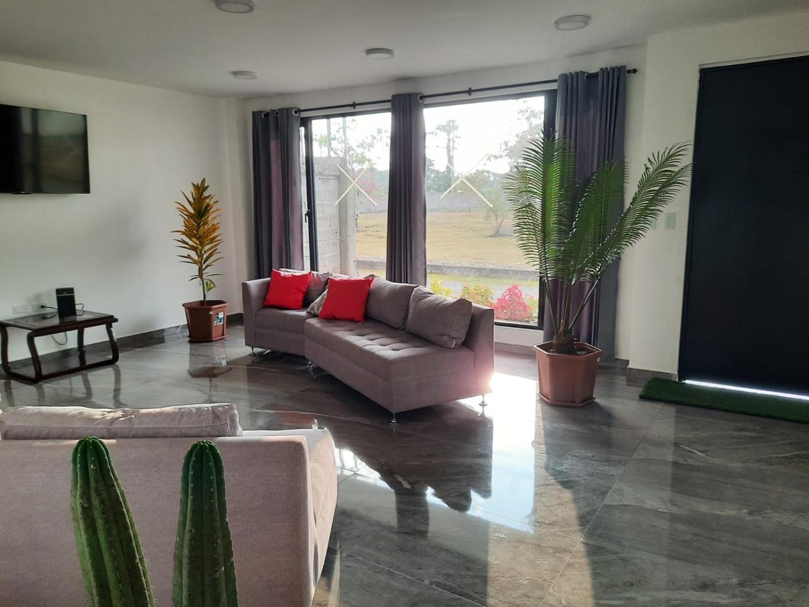One-Bedroom House photo 1