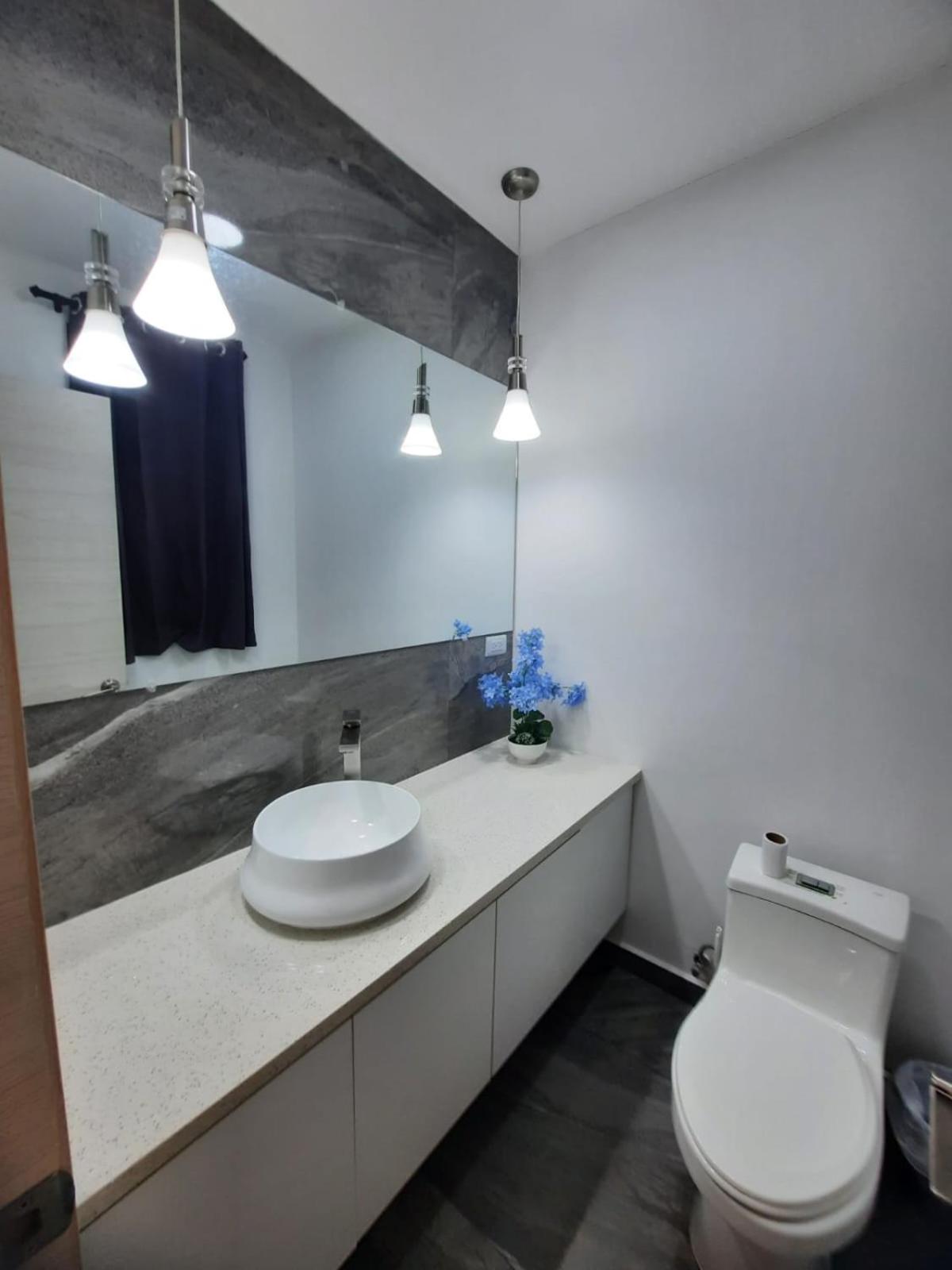 One-Bedroom House photo 3