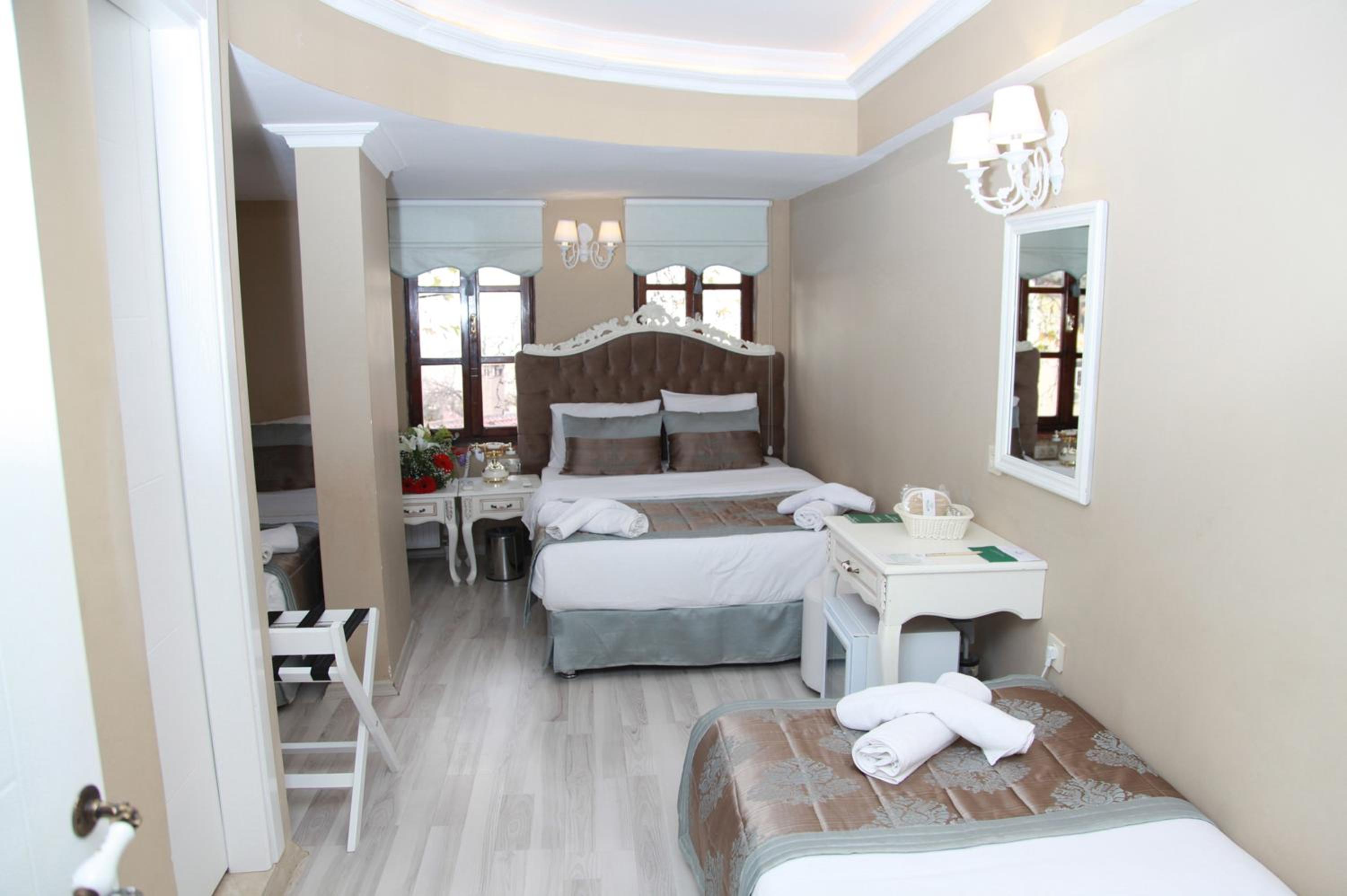 Family Room - Photo 11