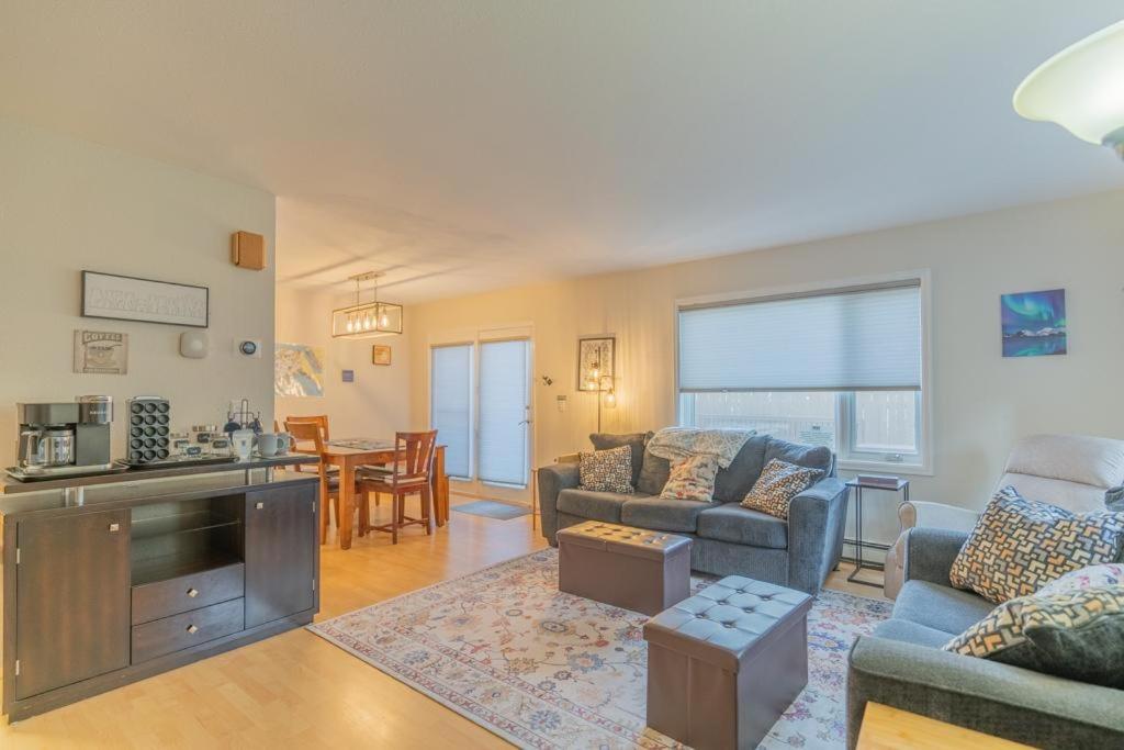 Three-Bedroom Apartment photo 1