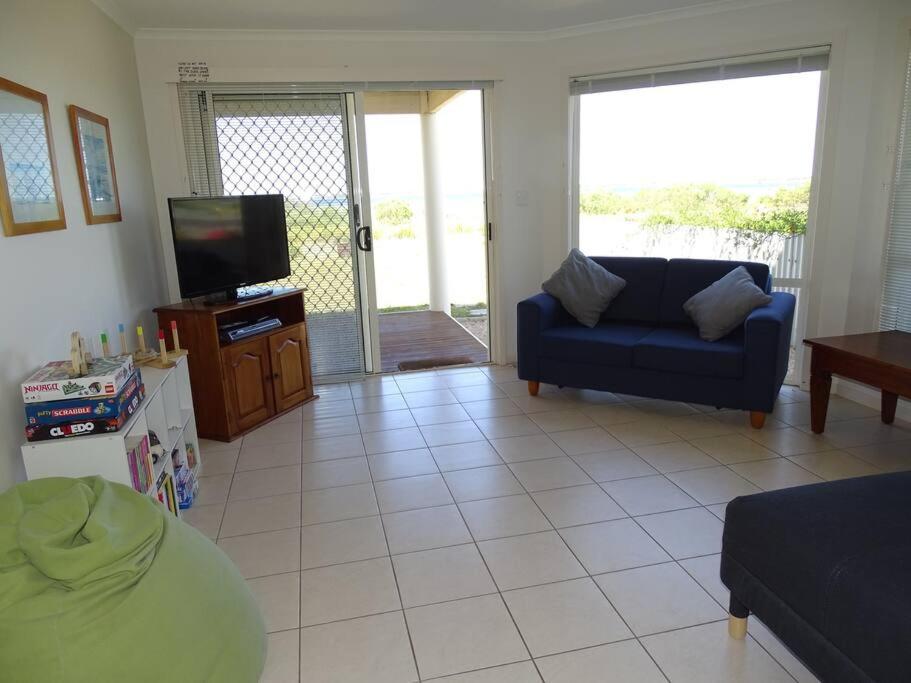 Three-Bedroom House photo 2