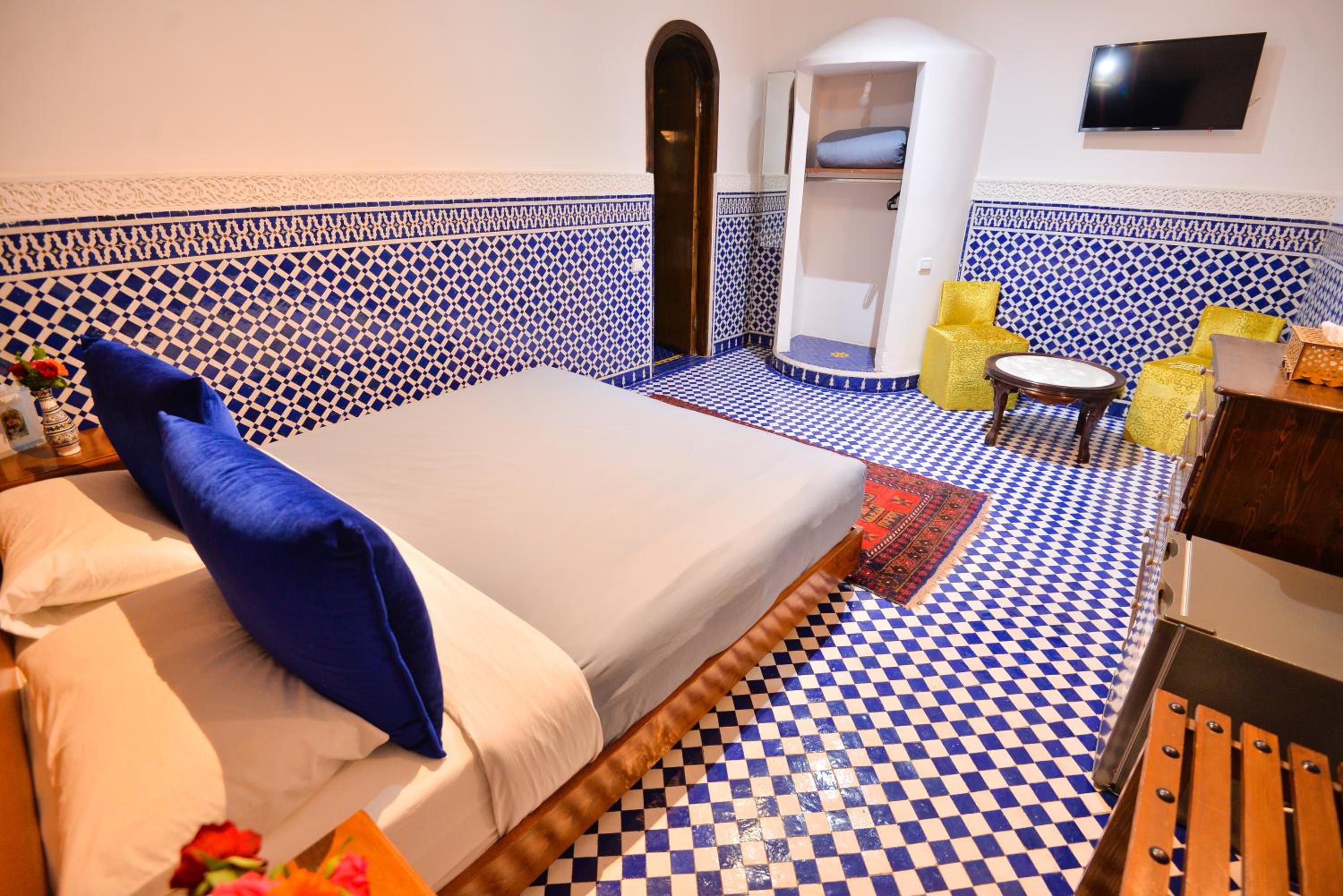 Deluxe Double or Twin Room - Photo 16