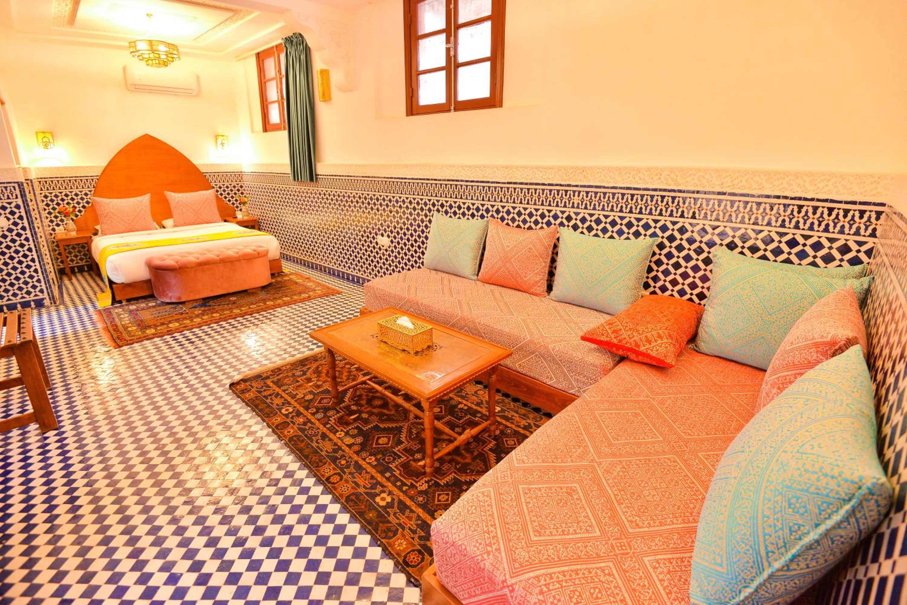 Deluxe Junior Suite - Photo 6
