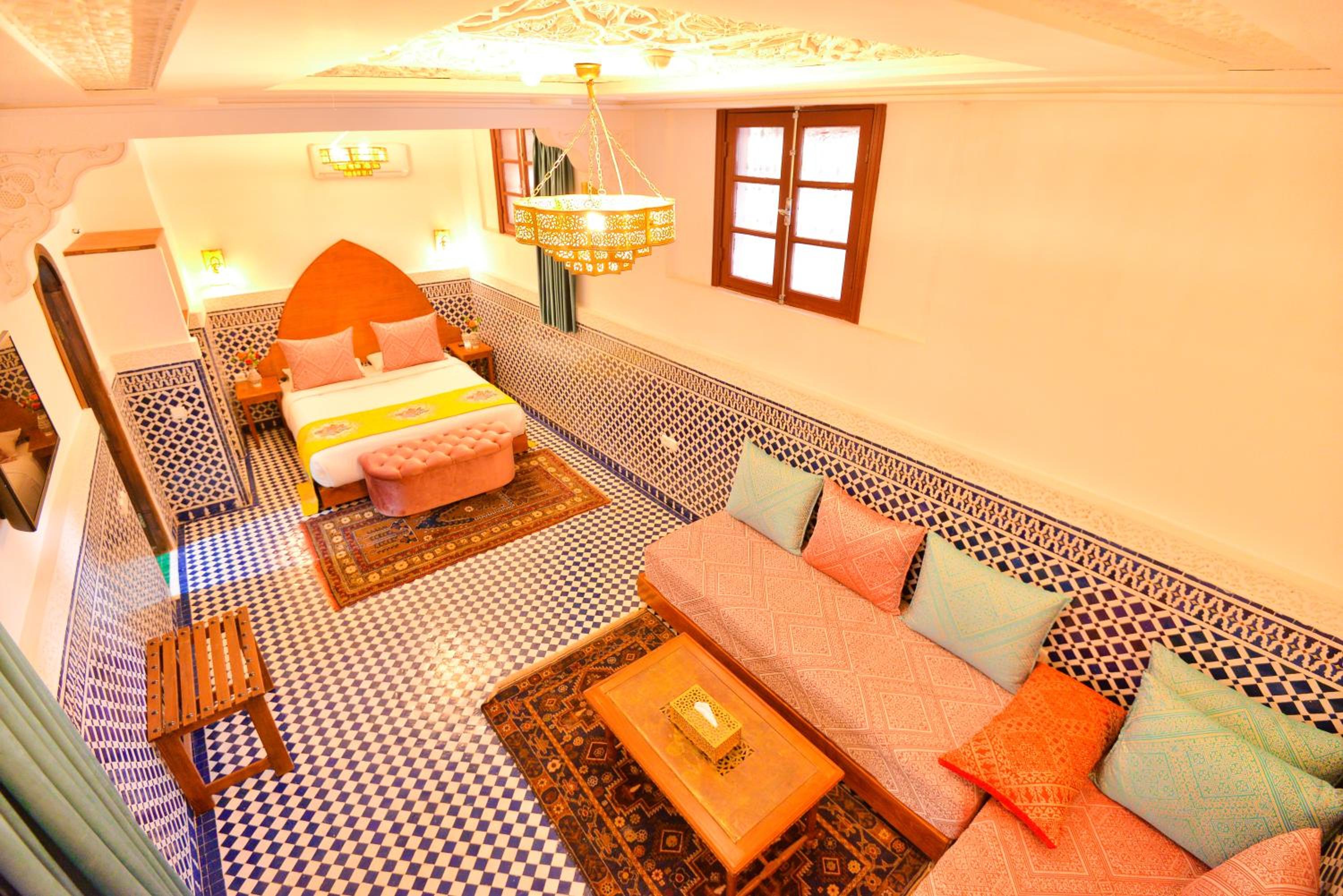 Deluxe Junior Suite - Photo 7