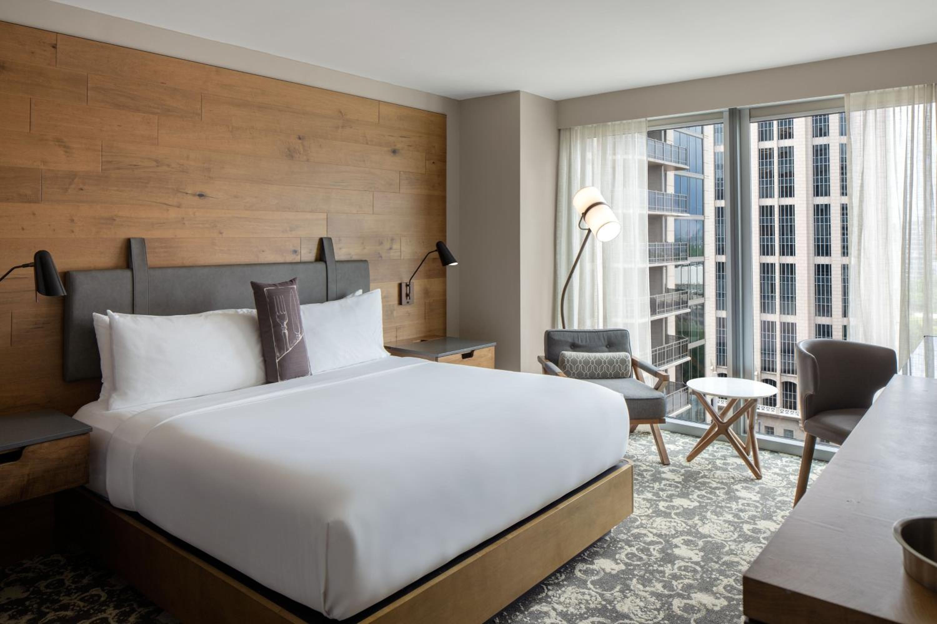 Guest room, 1 King,  City View (Hearing Accessible) - Photo 10