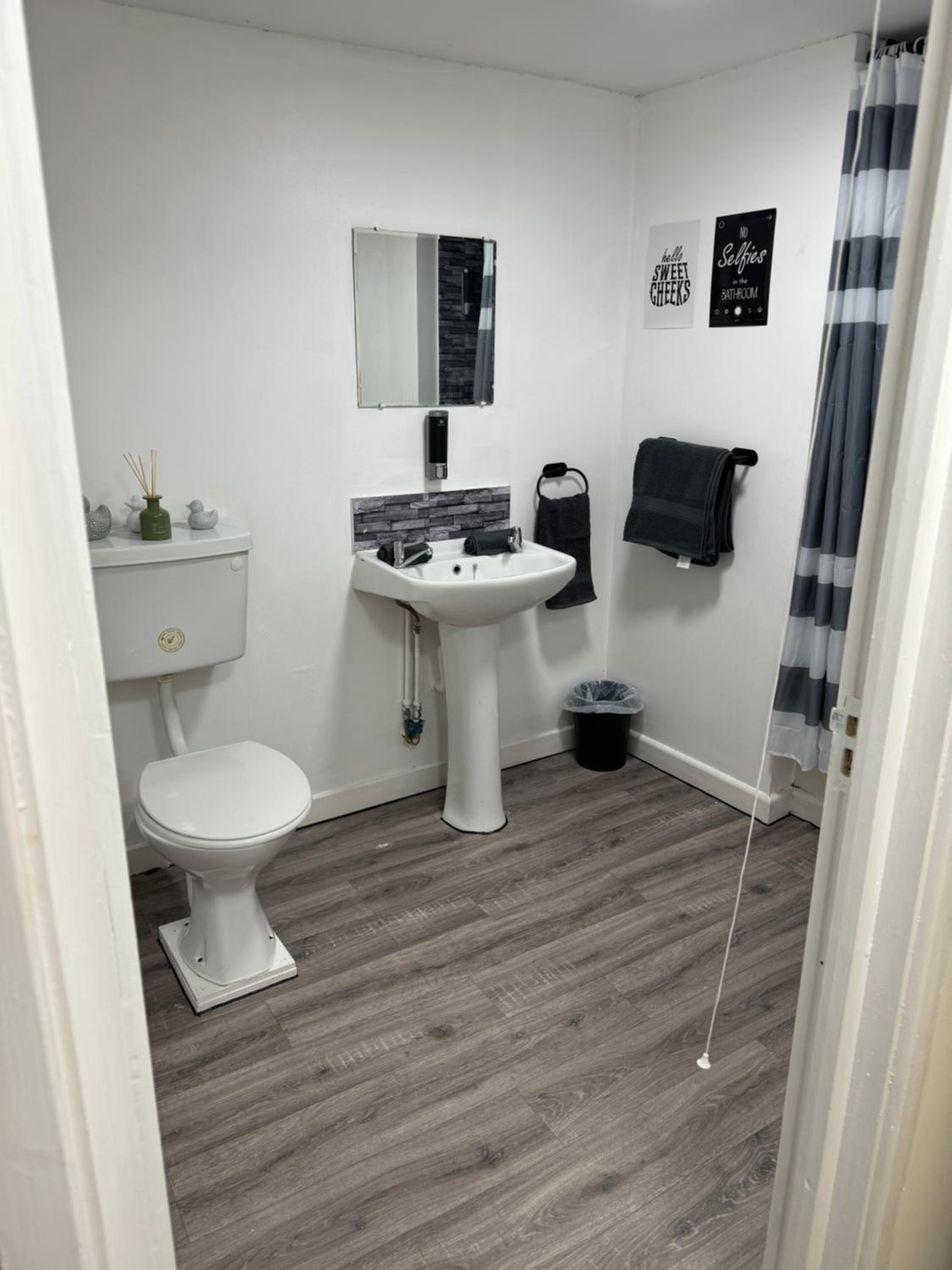 Double Room with Private Bathroom photo 3