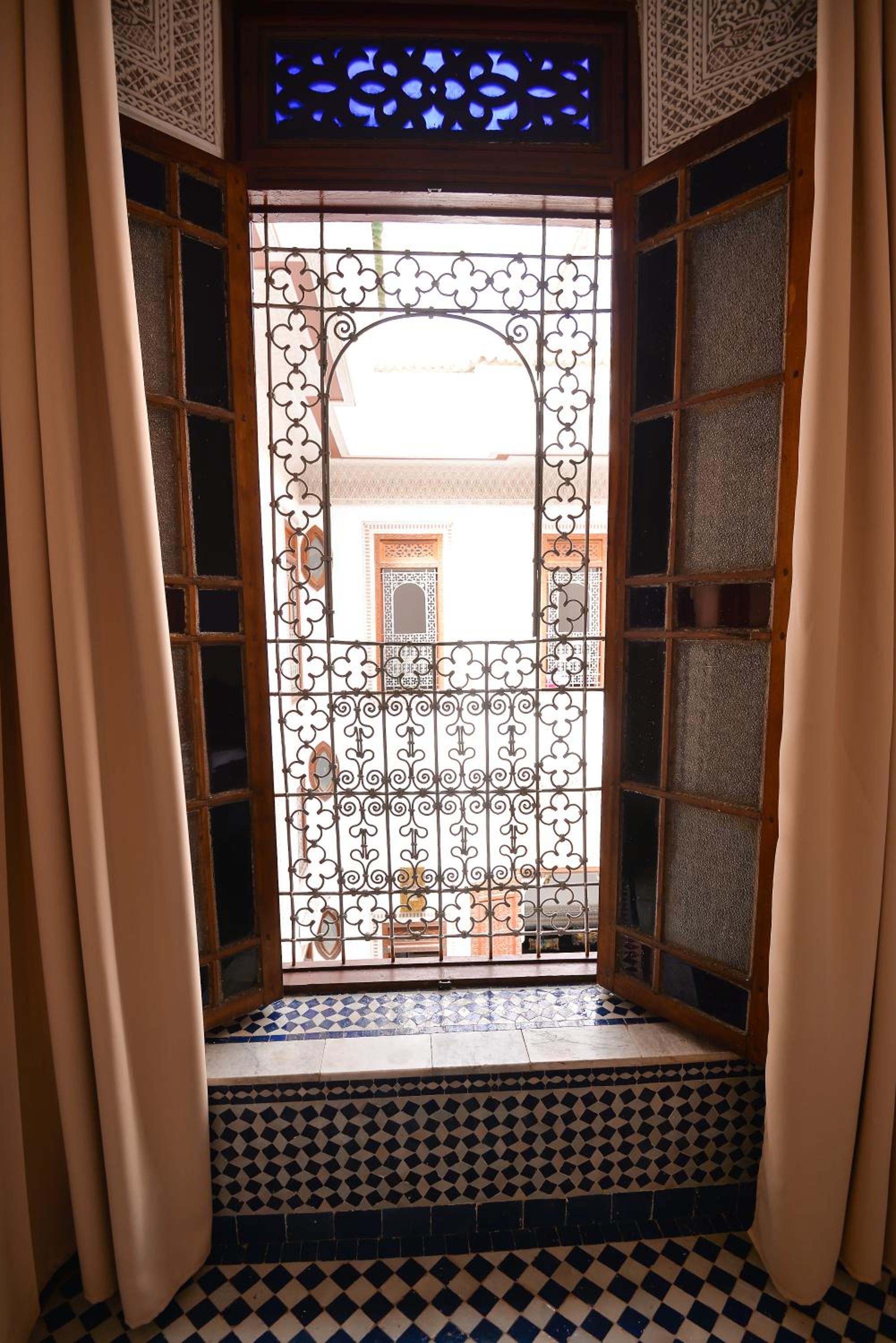 Deluxe Suite - Photo 13