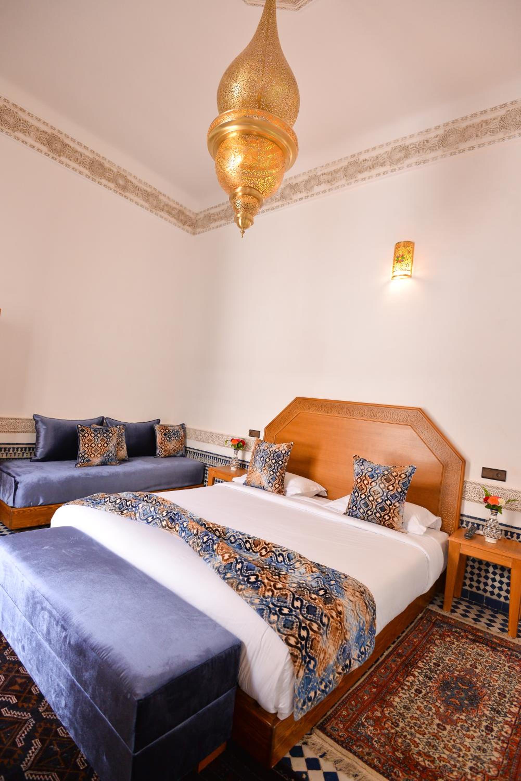Deluxe Suite - Photo 12