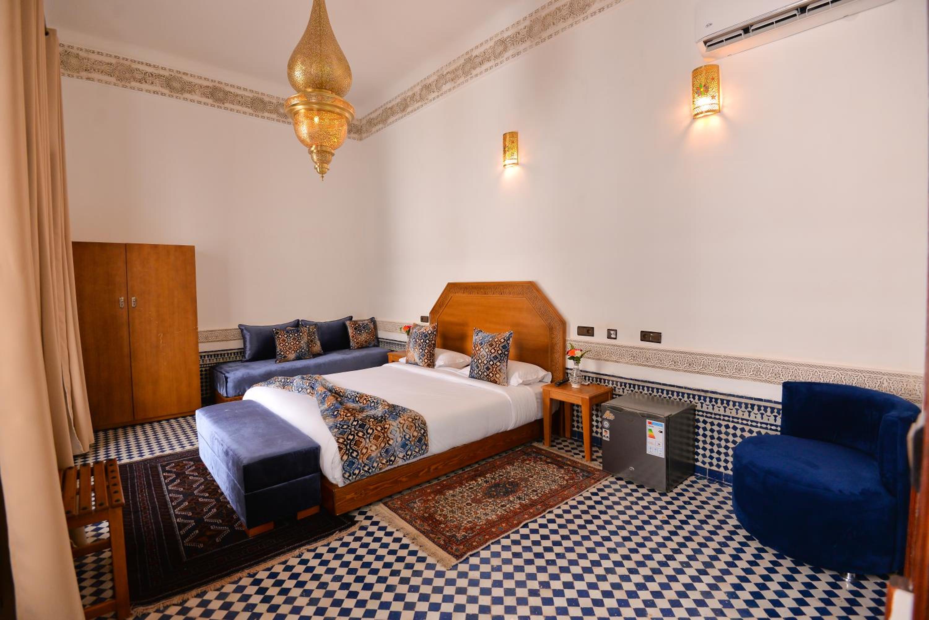 Deluxe Suite - Photo 1