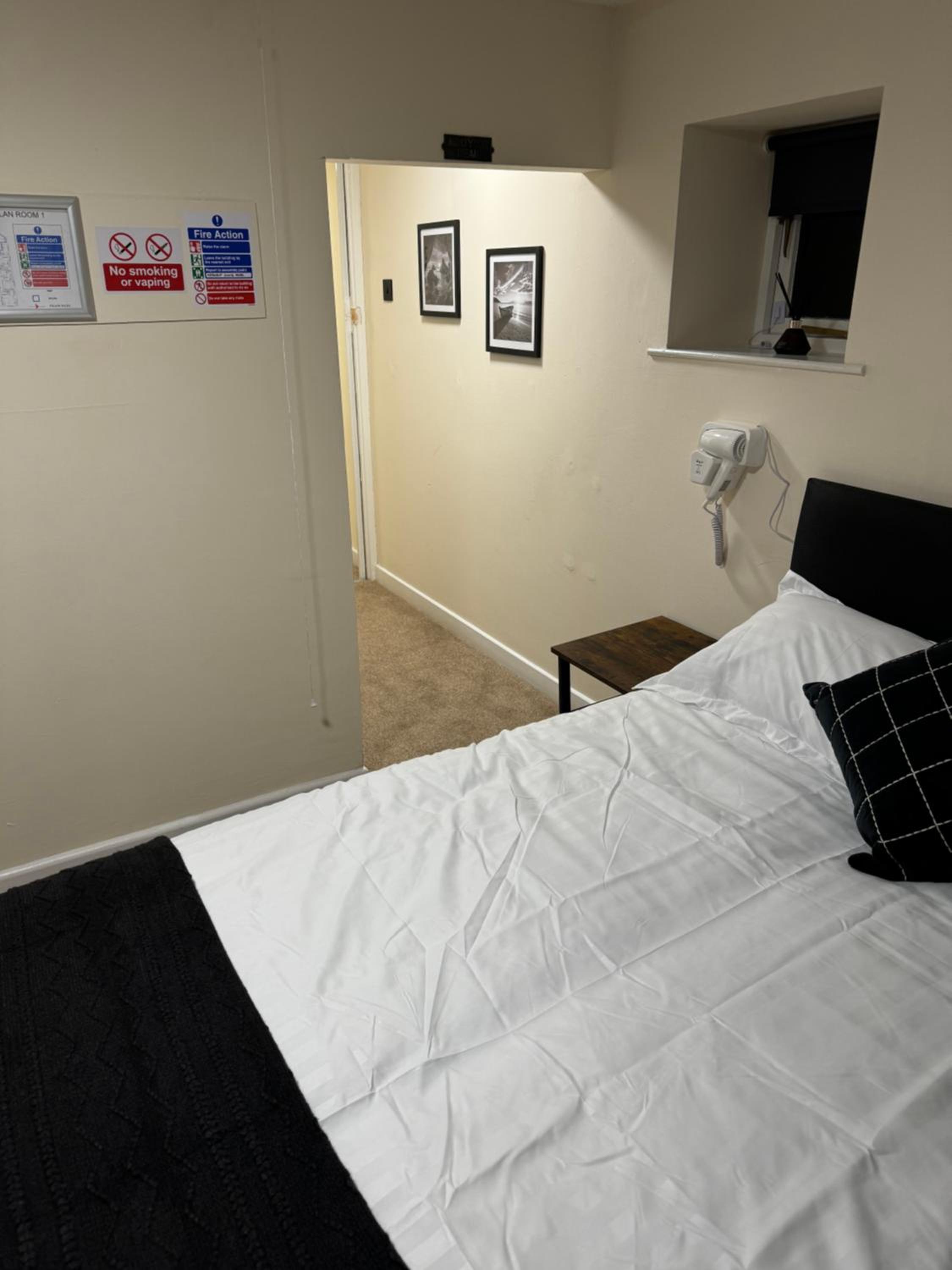 Double Room with Private Bathroom photo 1