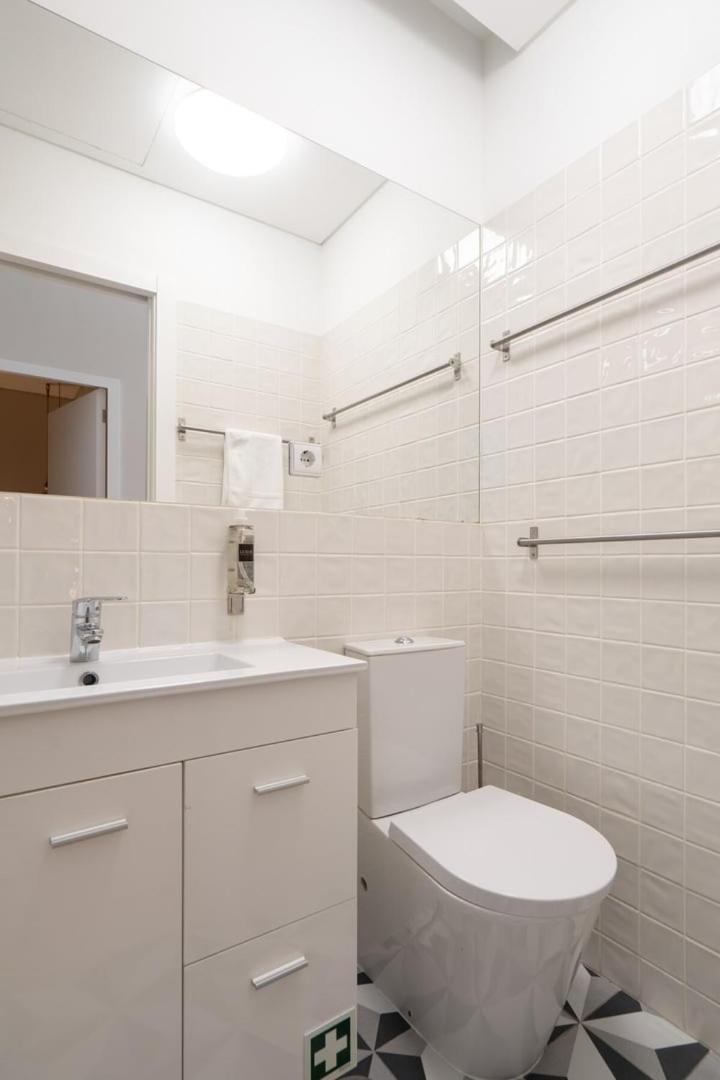 One-Bedroom Apartment - Photo 11
