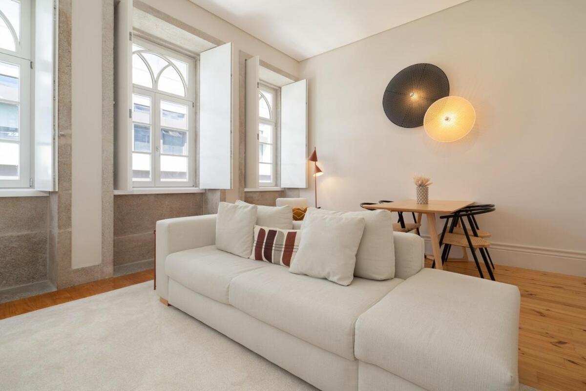 One-Bedroom Apartment - Photo 2