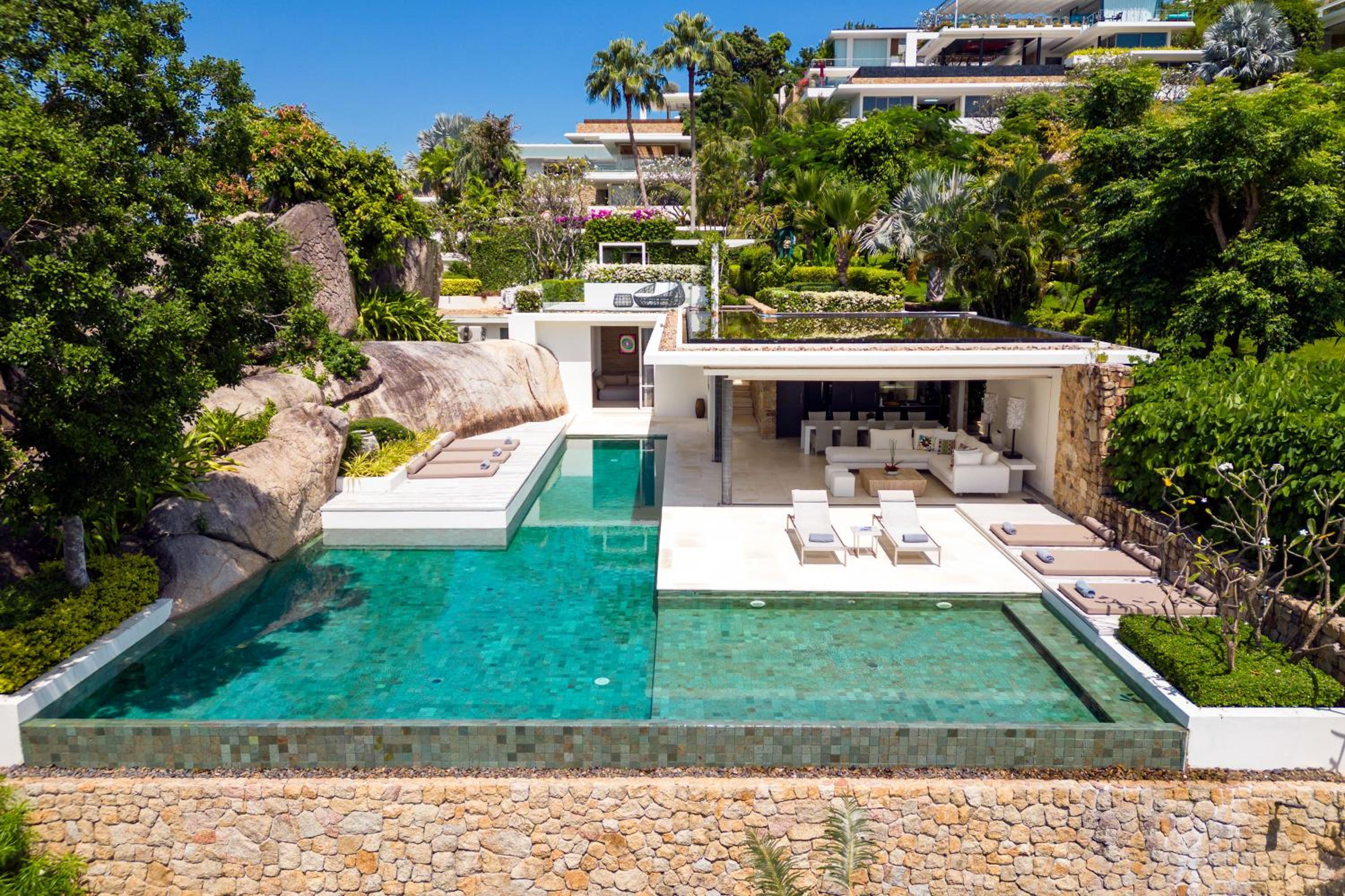 Four-Bedroom Villa photo 3