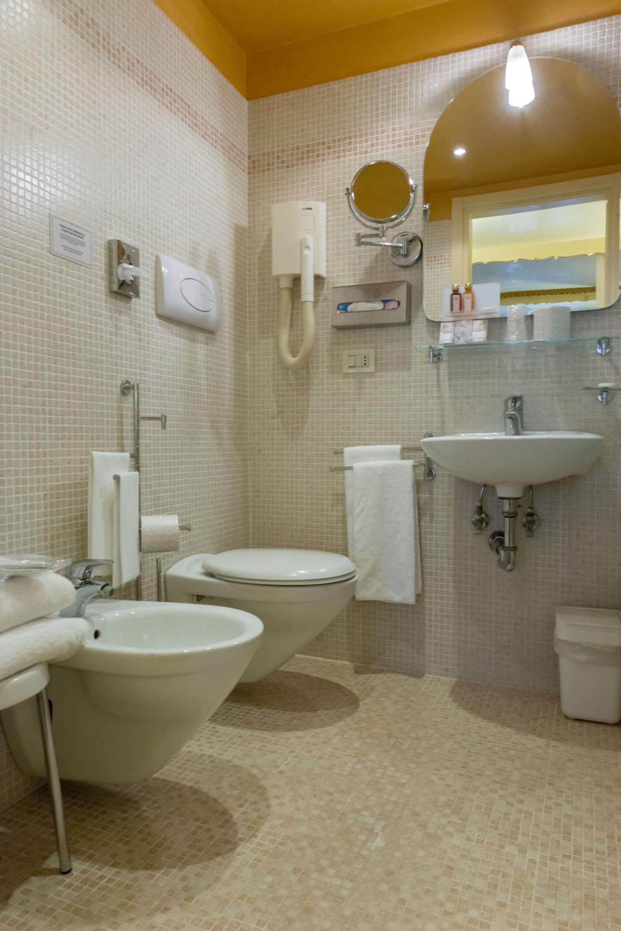 Single Room photo 3