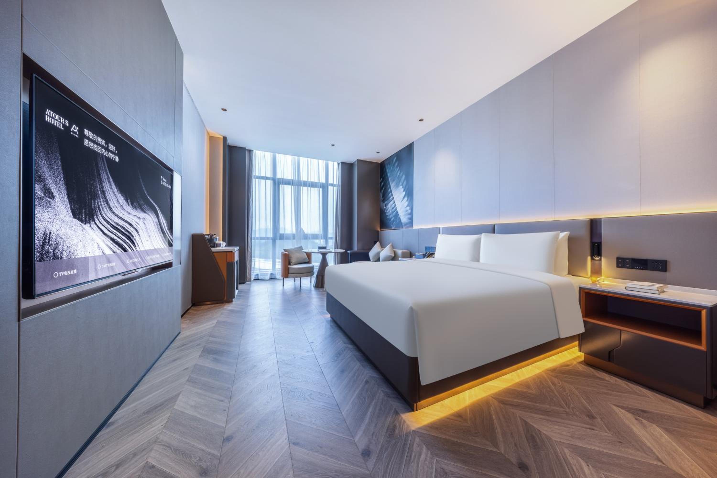 Elegant Queen Room
