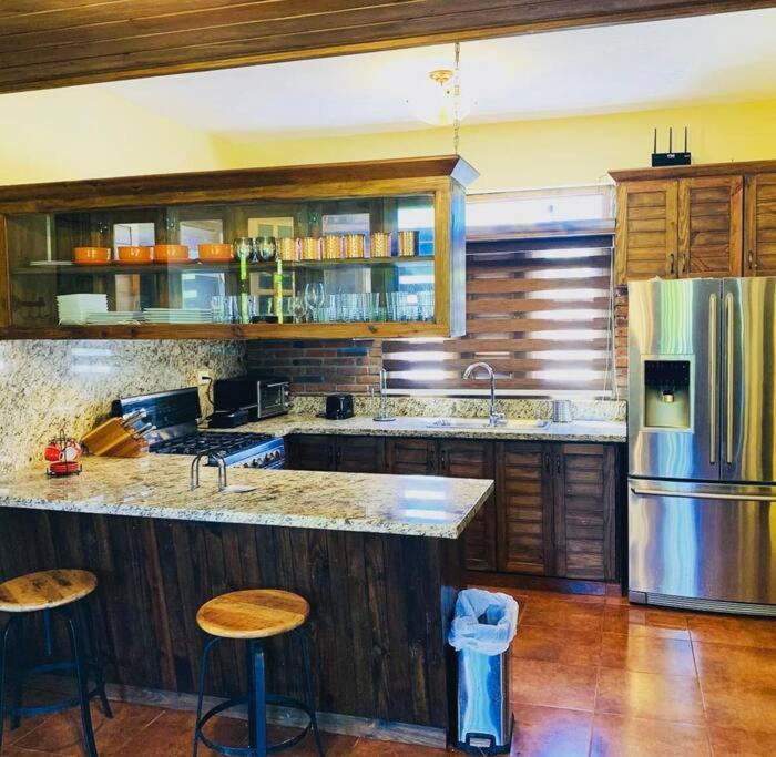 Three-Bedroom Apartment with Mountain View photo 3