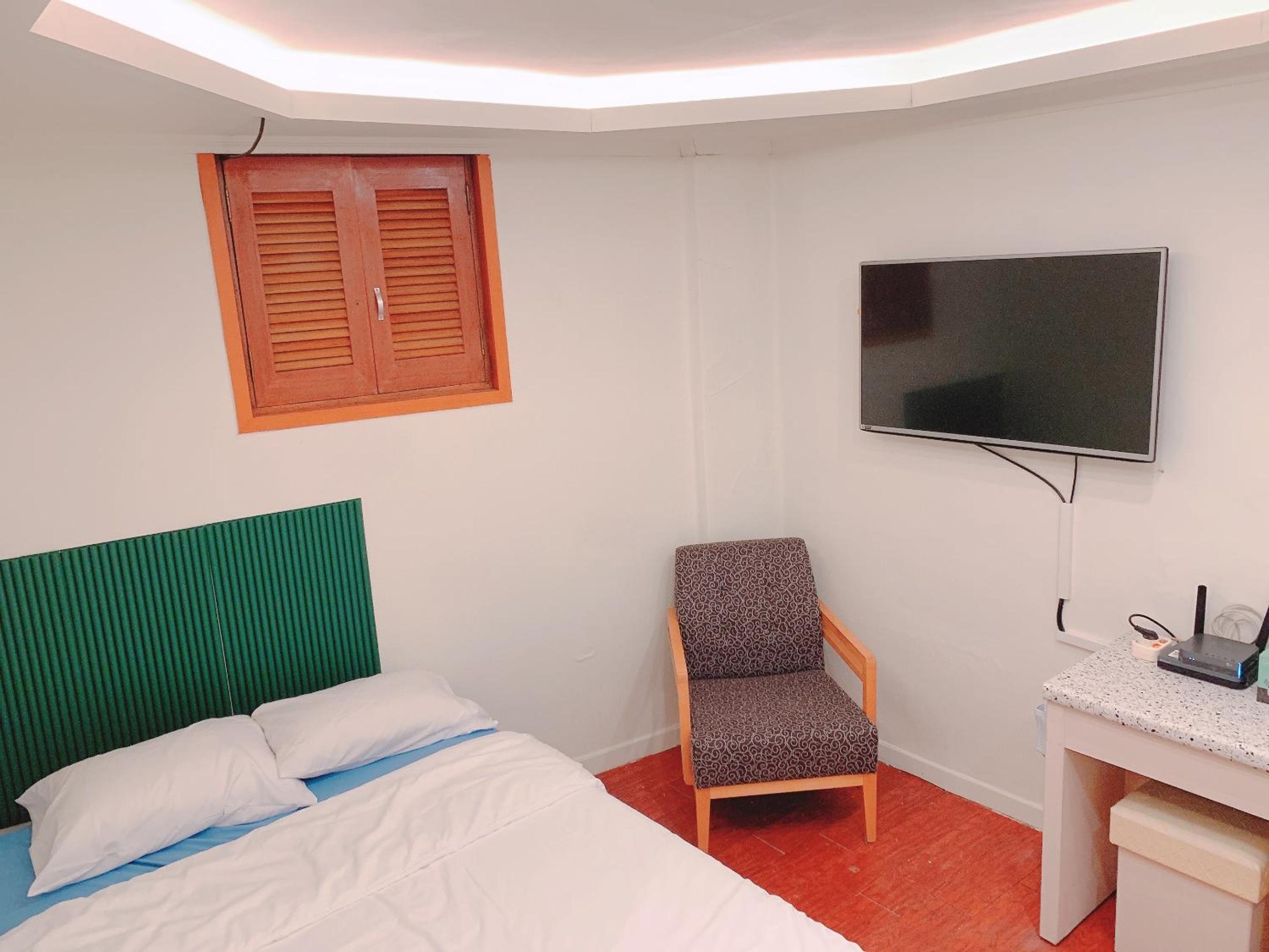 Double Room - Photo 5
