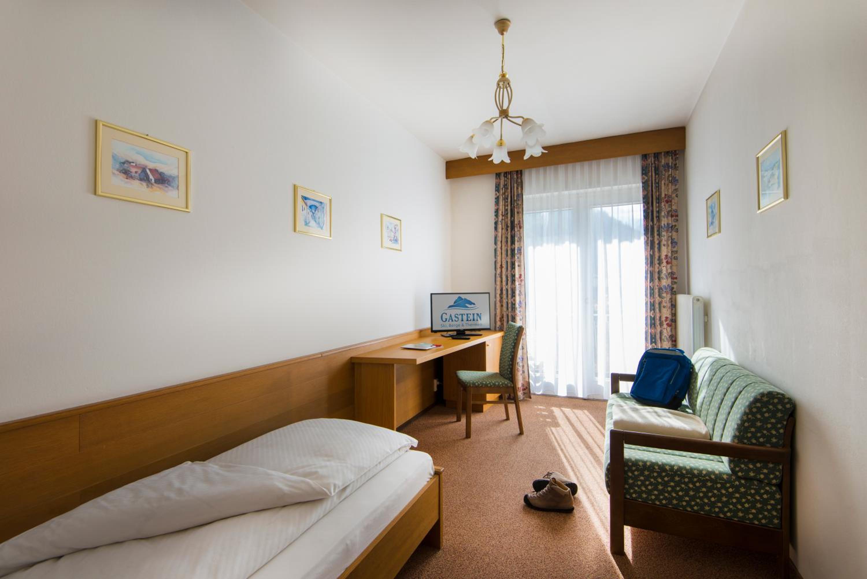 Budget Single Room photo 2