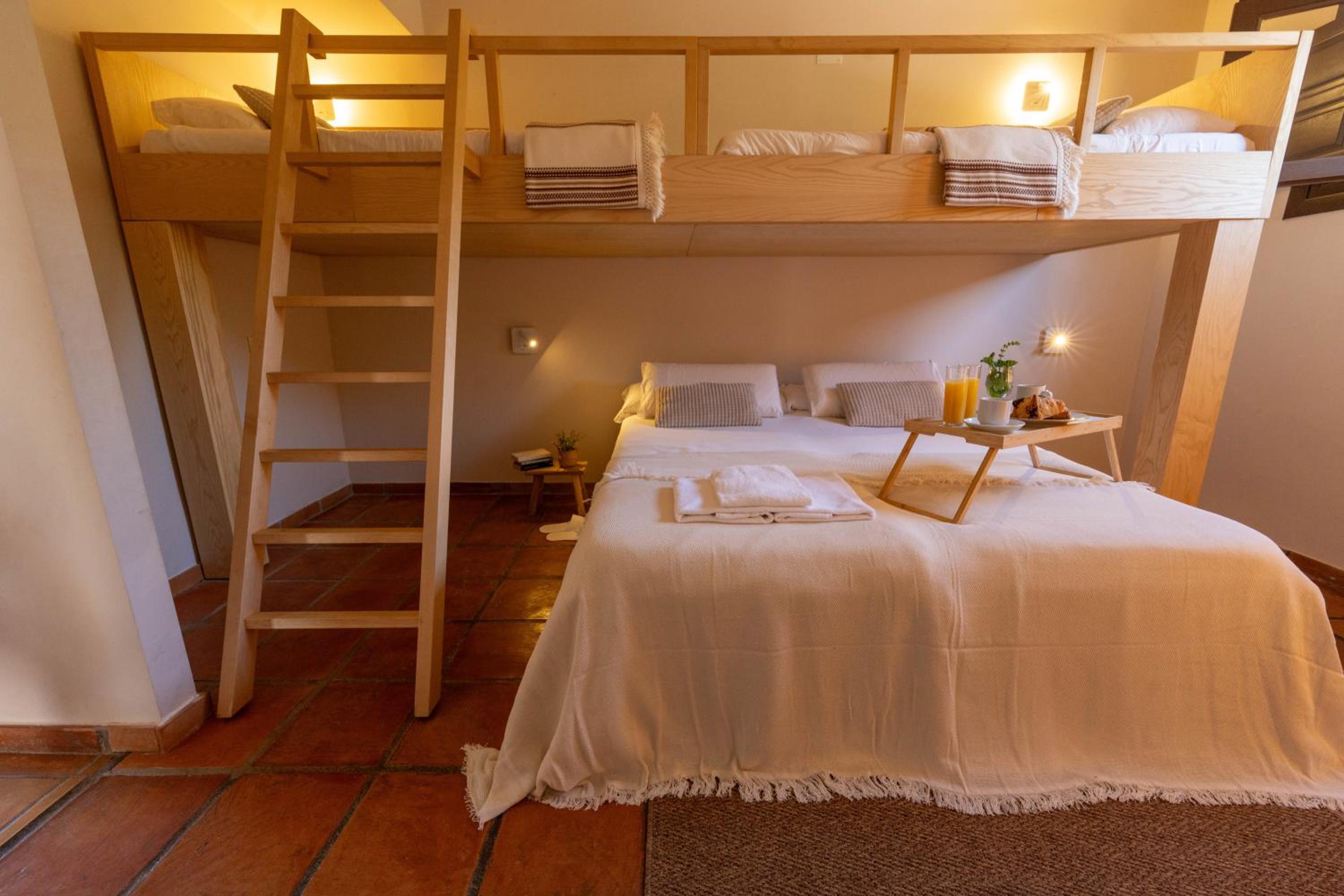 Habitación familiar con balcón
