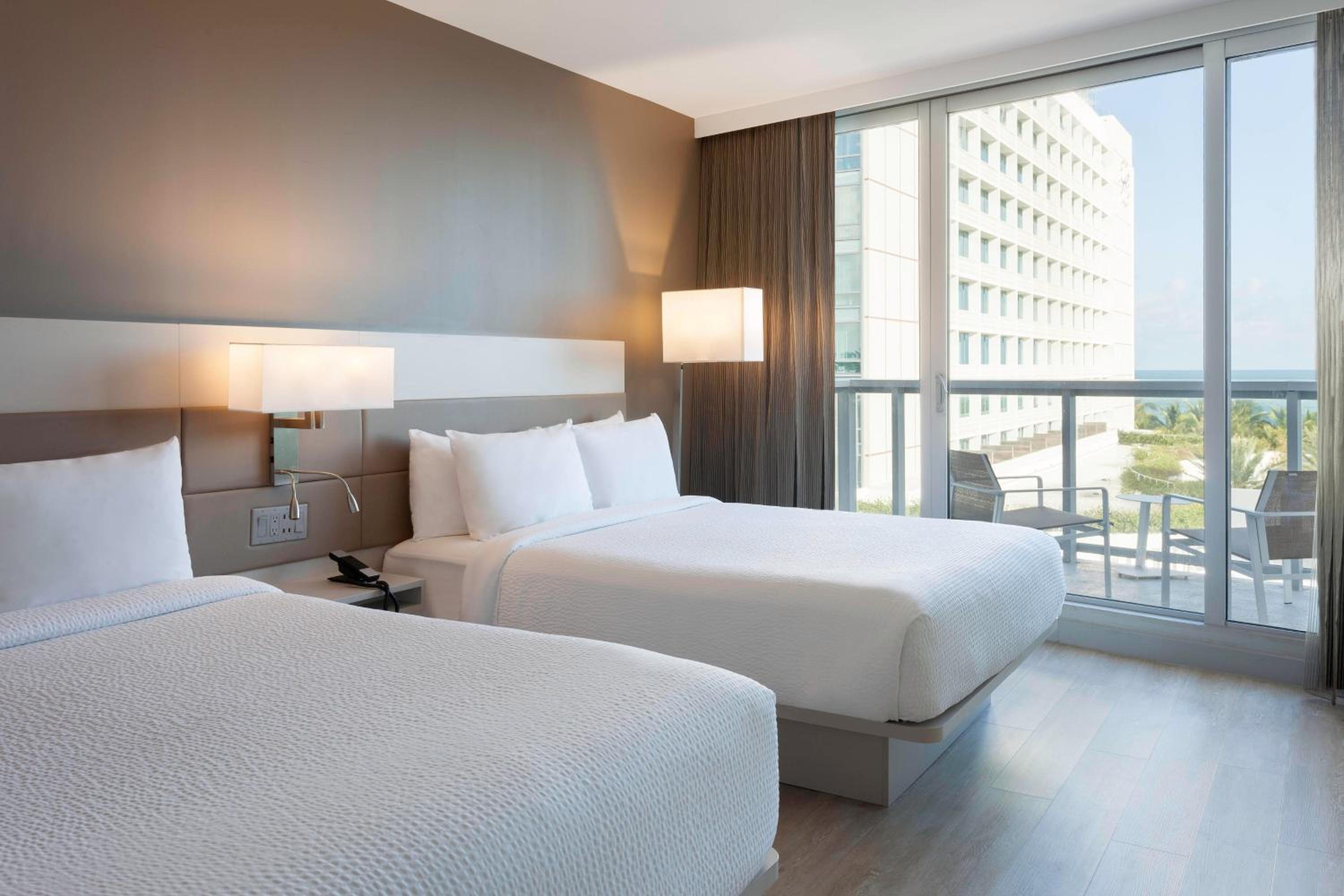 Queen Suite with Two Queen Beds with Ocean View and Balcony, photo 6