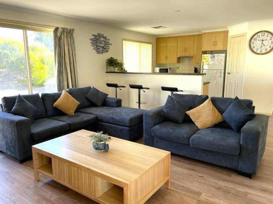 Four-Bedroom House photo 2