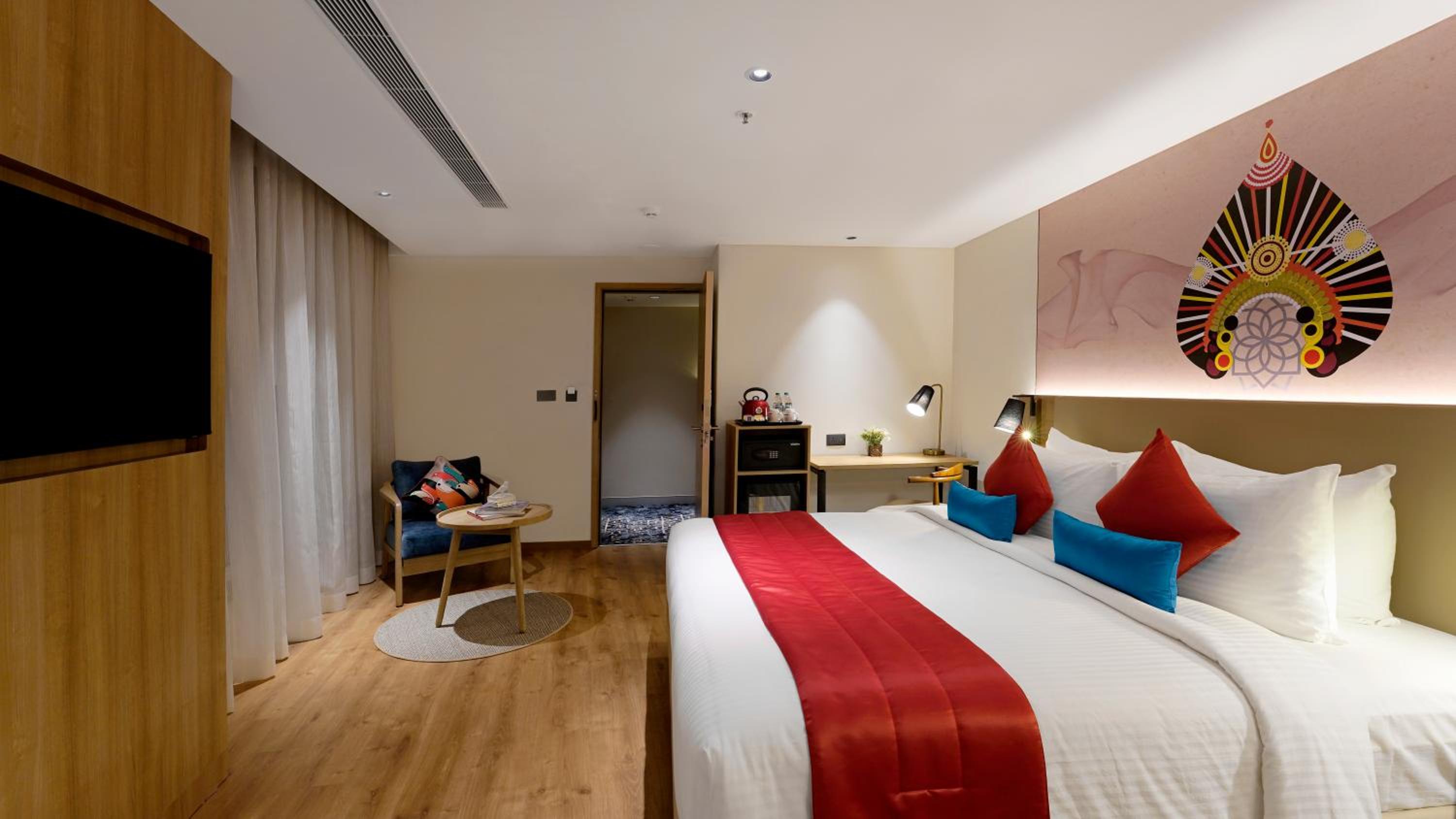 Premium King Room - Non-Smoking photo 2