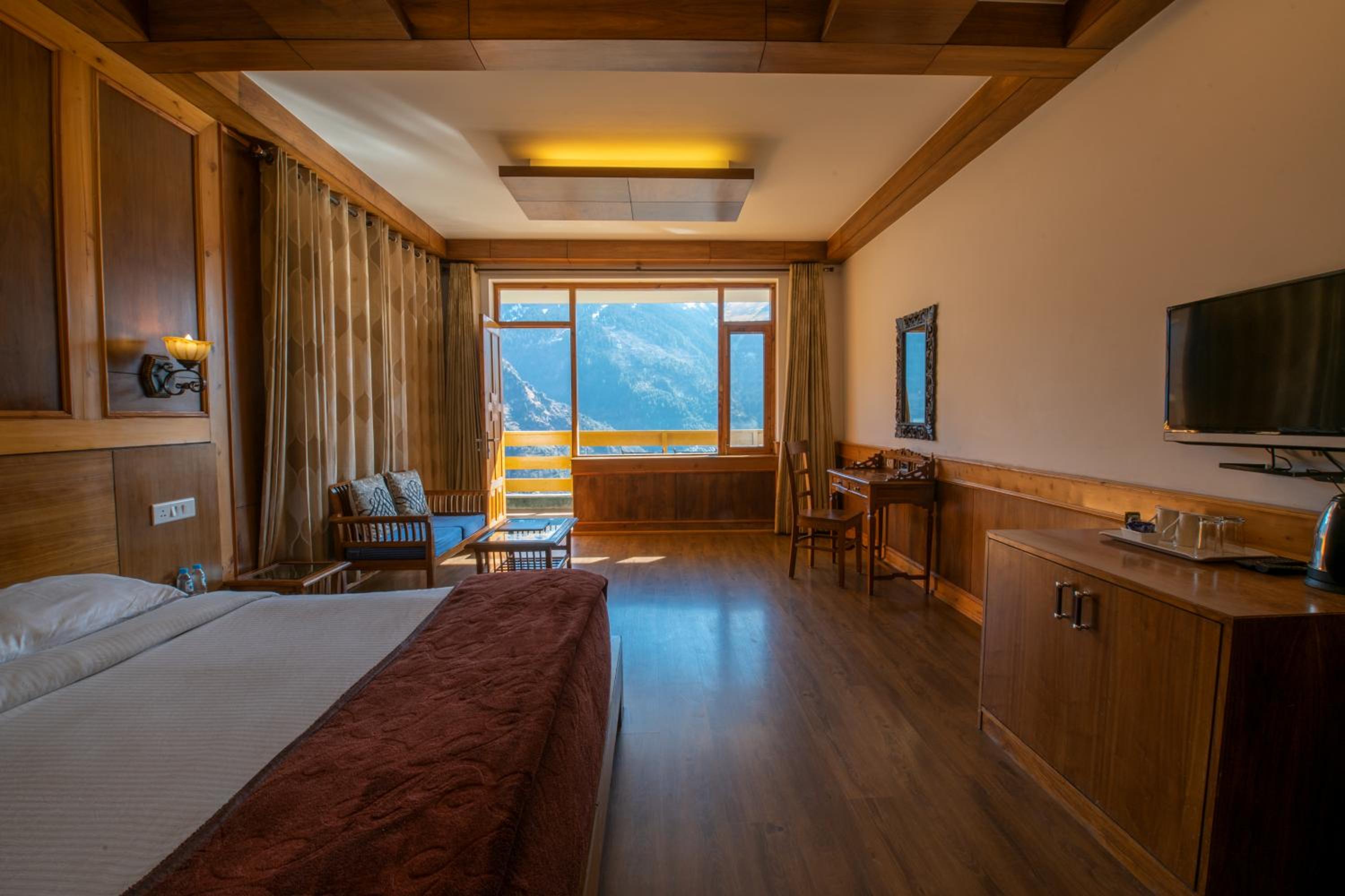 Superior King Room - Photo 4