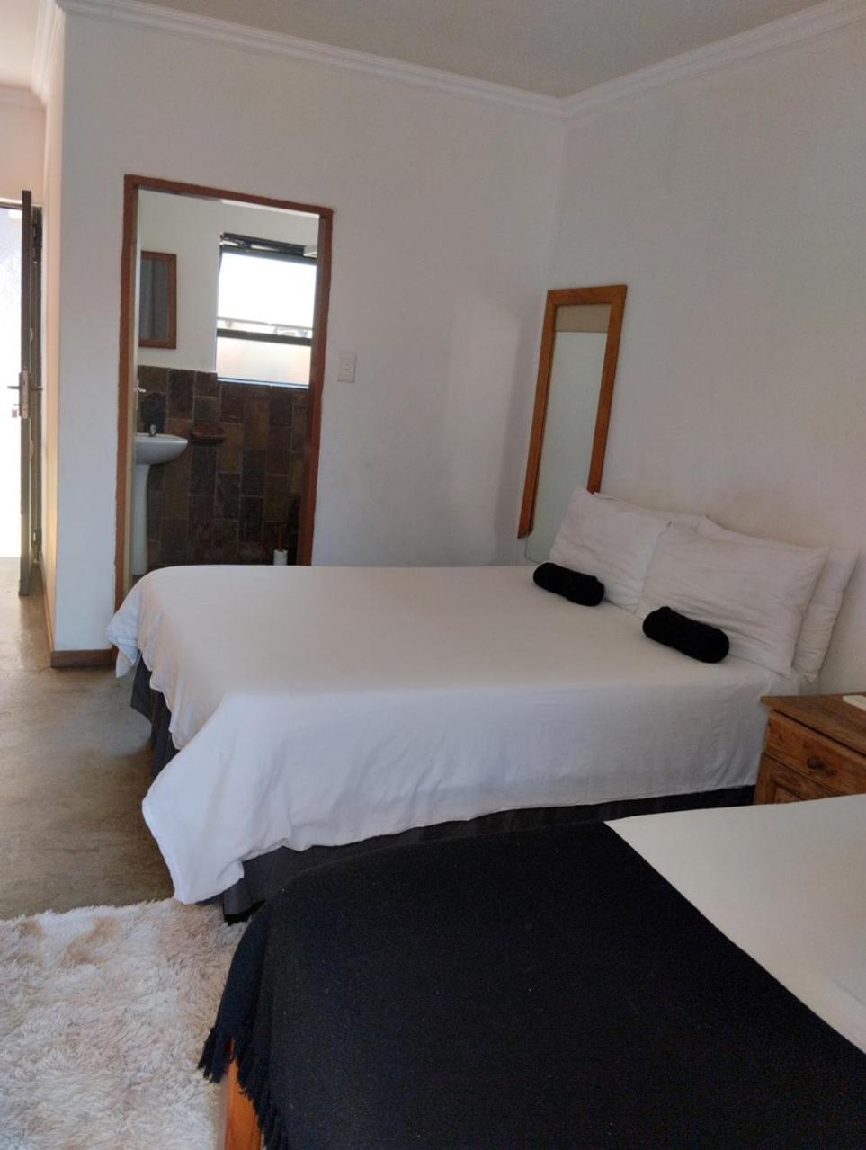 Basic Triple Room photo 3