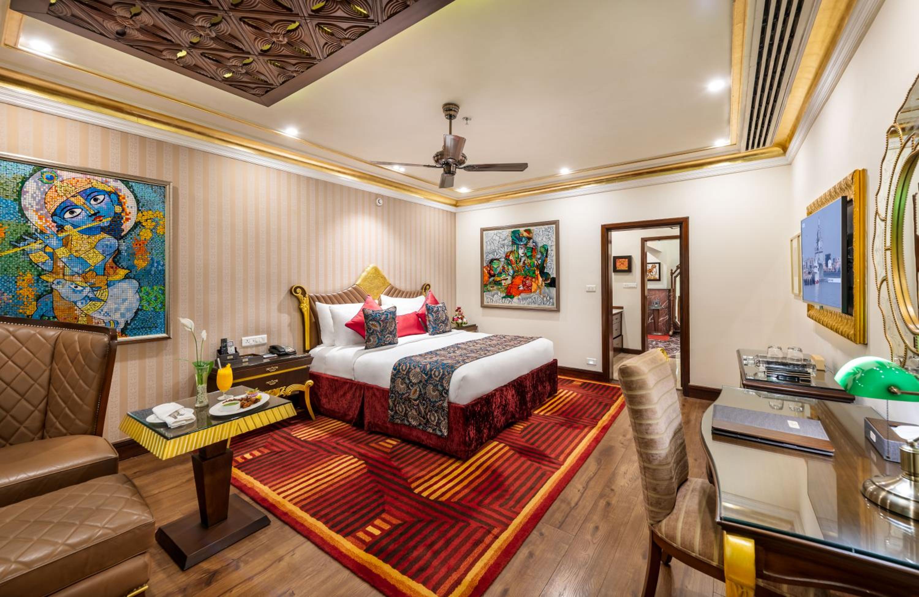 Regent Villa - 10% Discount on Foods & Soft Beverages* | 15% Discounts on Laundry Services* | INR 500 spa credit during your stay on selective Massage services. TnC Apply.* | Free Mini-bar - 2 cans of soft Beverages (Once on Arrival) - Photo 1