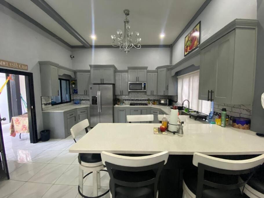 Four-Bedroom House photo 2