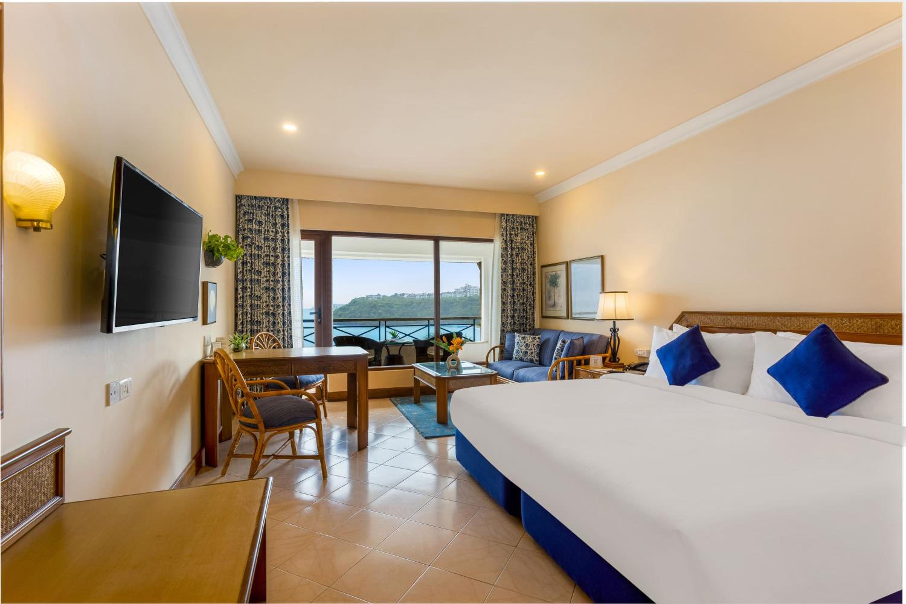 Deluxe Double or Twin Room with Sea View - 15% Discount on Food & Beverages (Not Applicable on Room Service) - Photo 2
