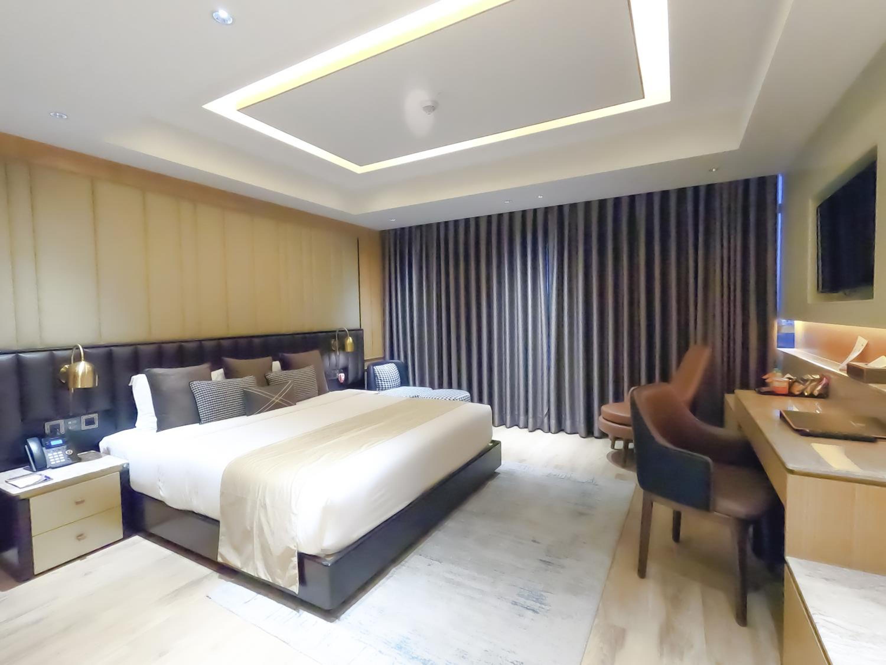 Deluxe Suite photo 1