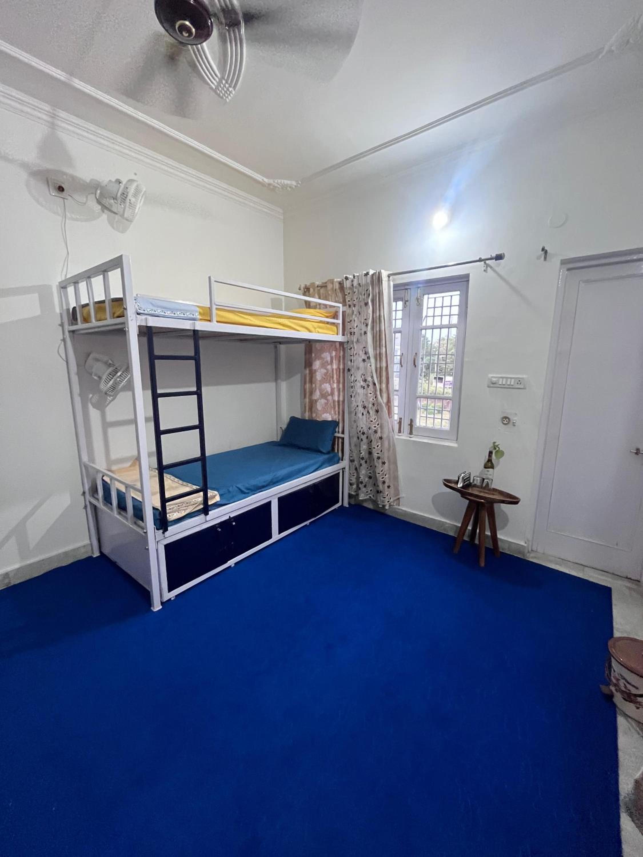 Bed in 4-Bed Mixed Dormitory Room photo 2