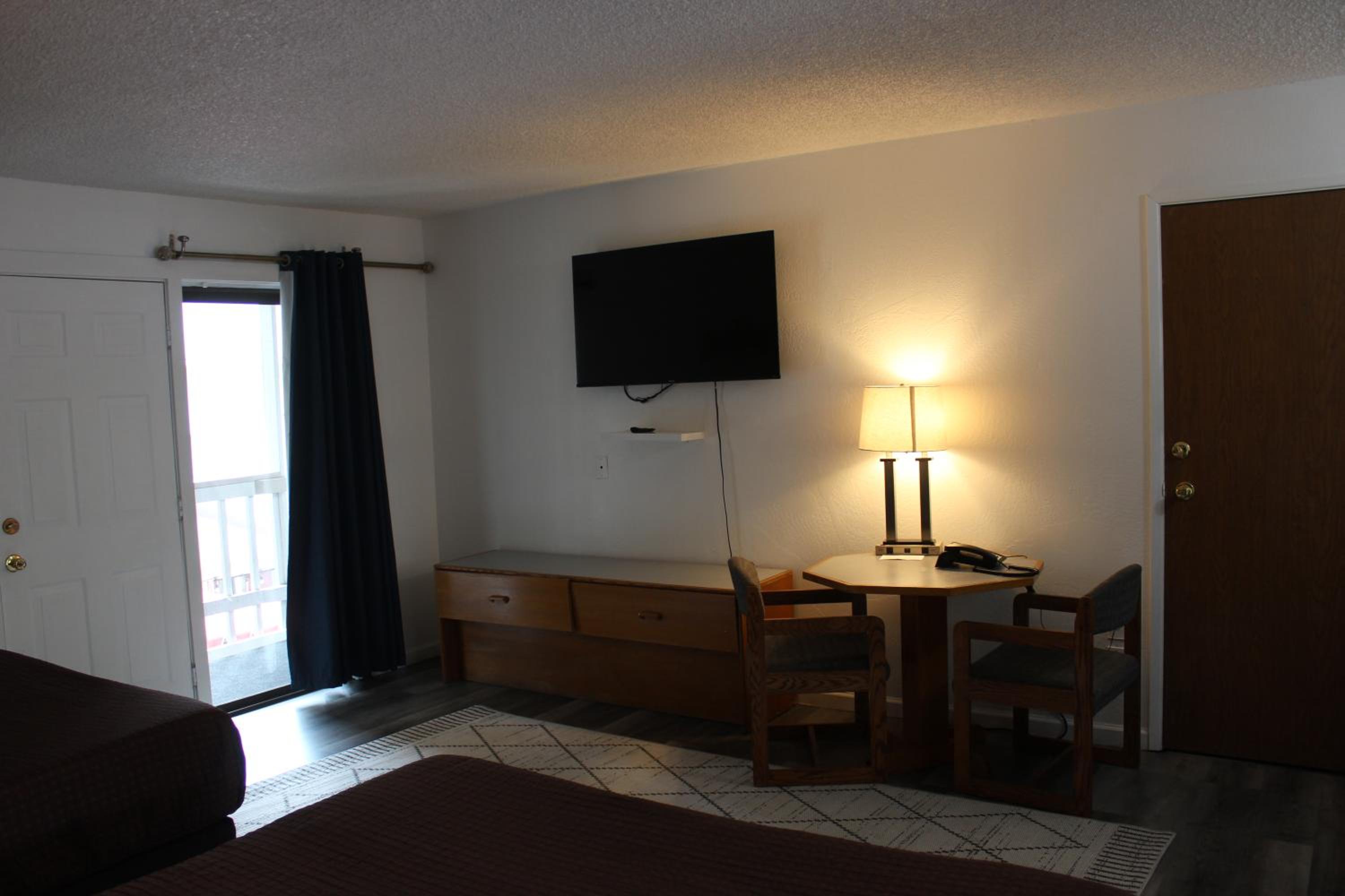Queen Room with Two Queen Beds - Photo 13