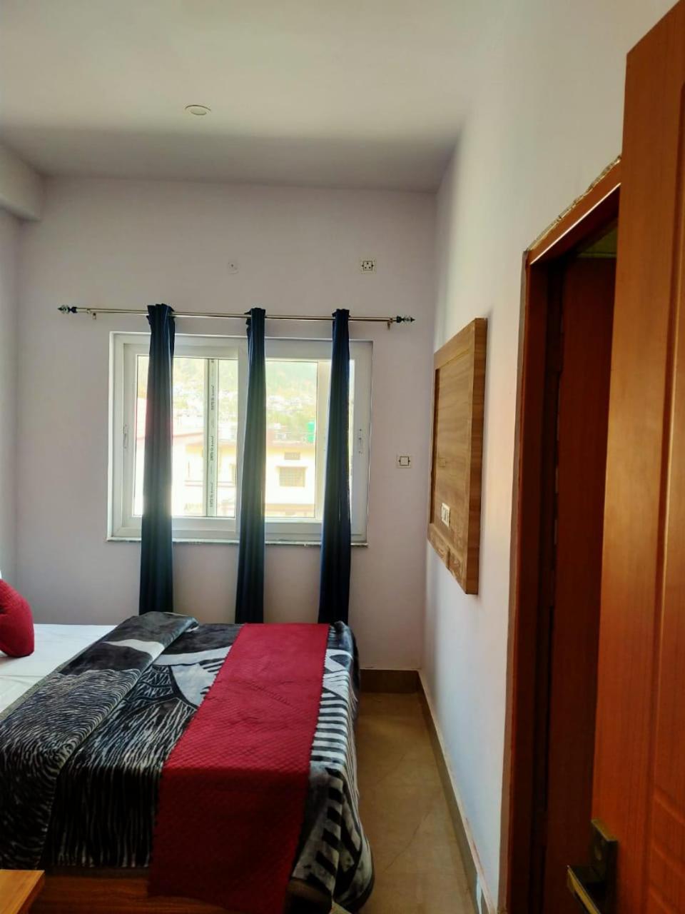 Standard King Room photo 1