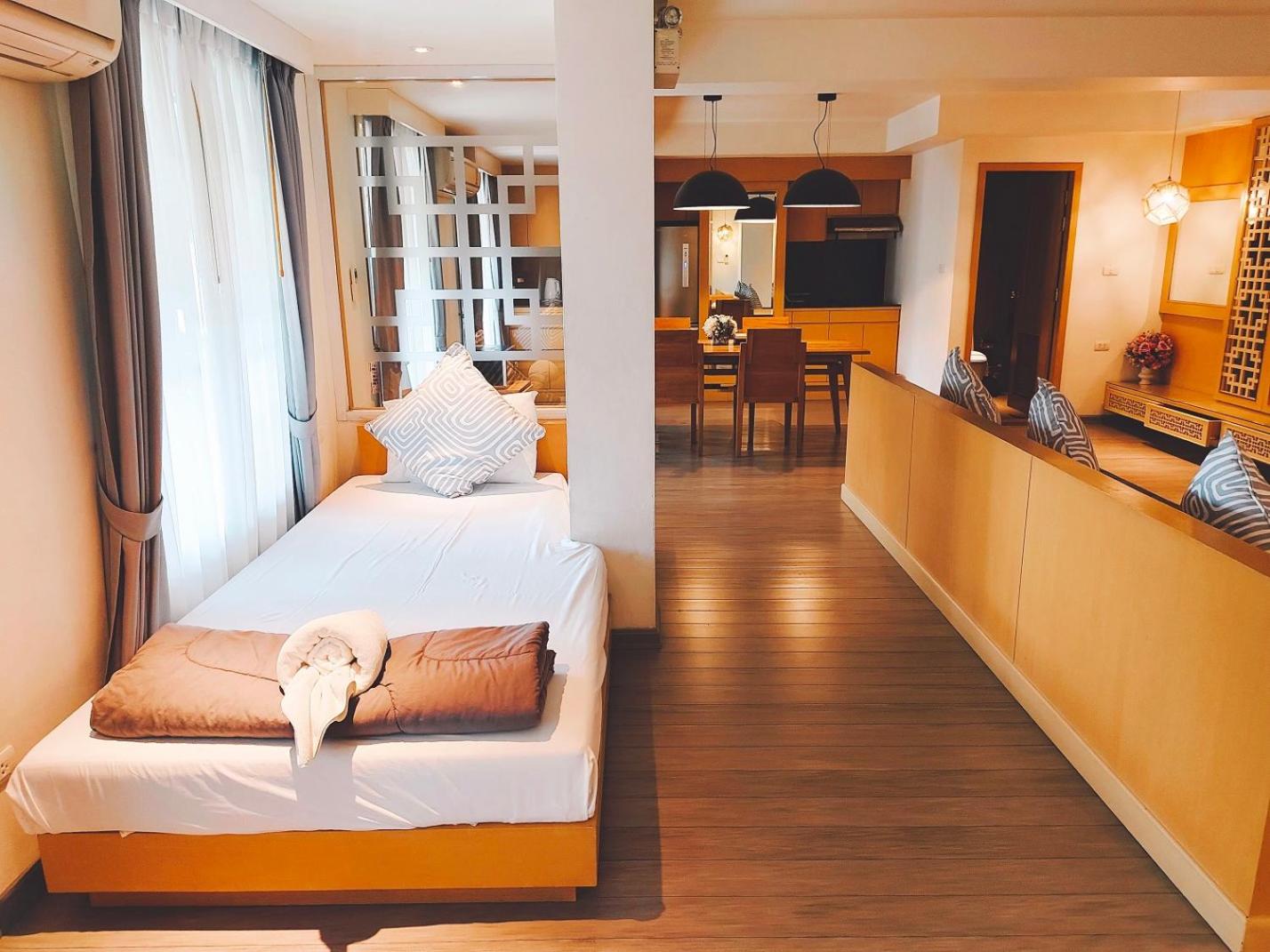 Penthouse Suite - Photo 10