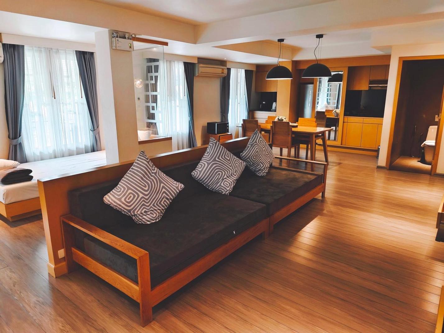 Penthouse Suite - Photo 7