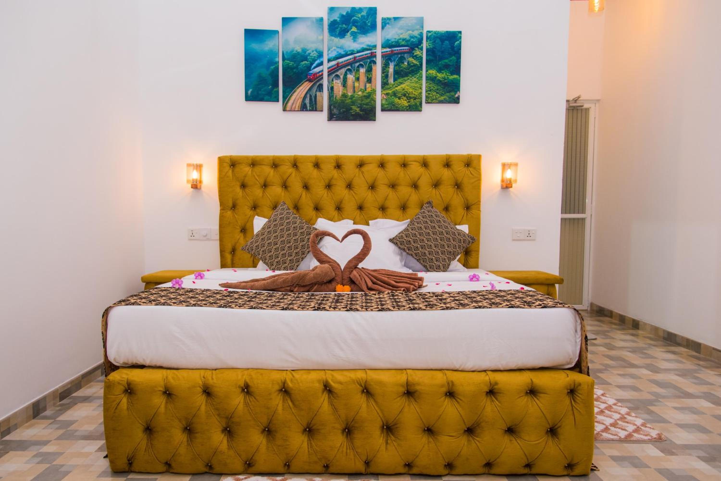 Deluxe Double Room with Balcony photo 2