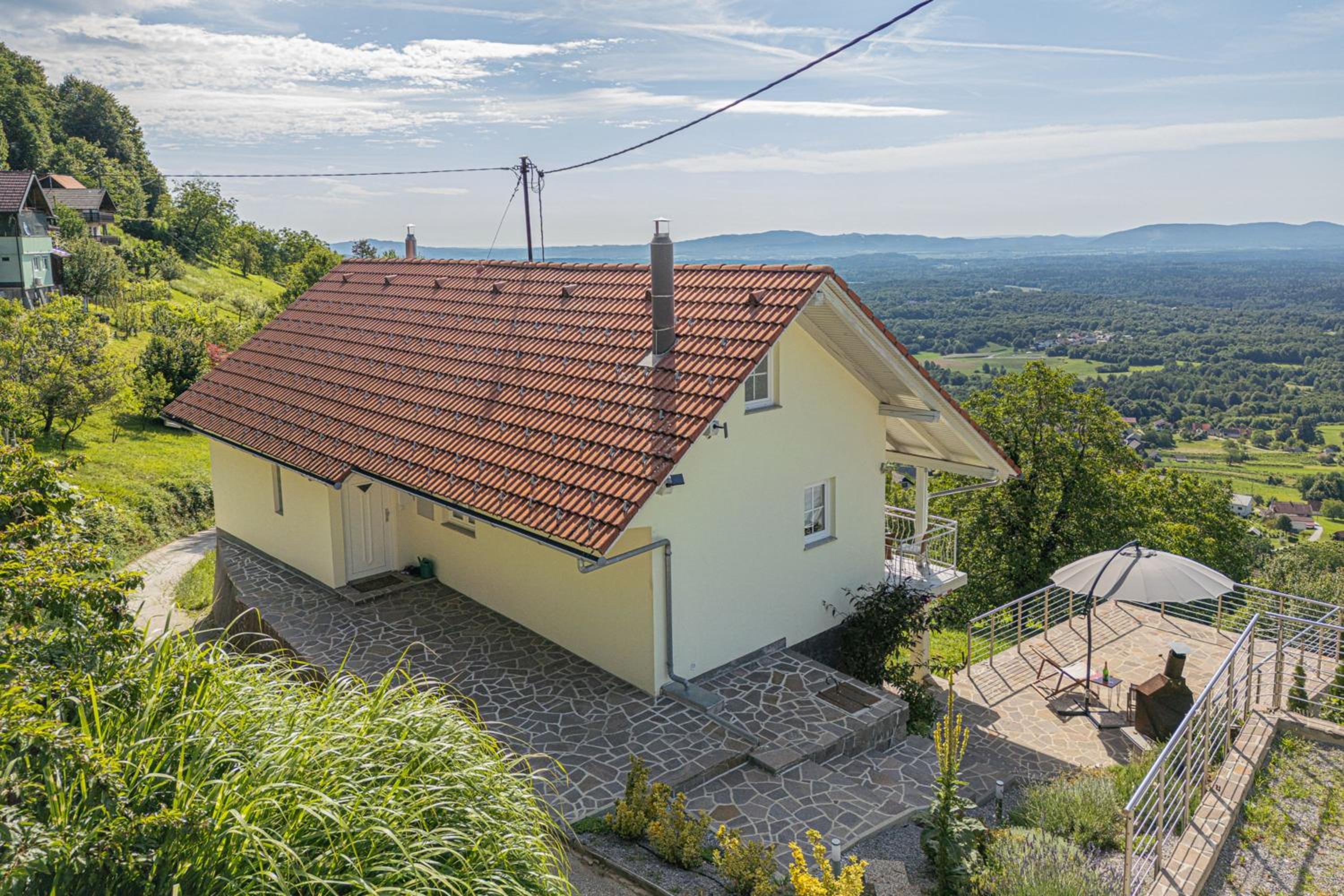 Villa photo 2