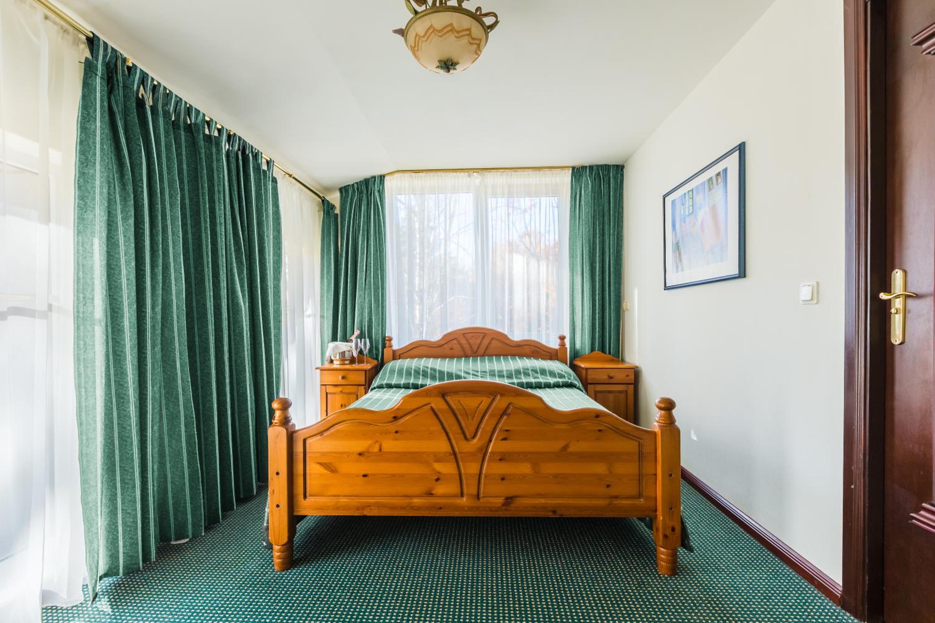Suite with Spa Access photo 1