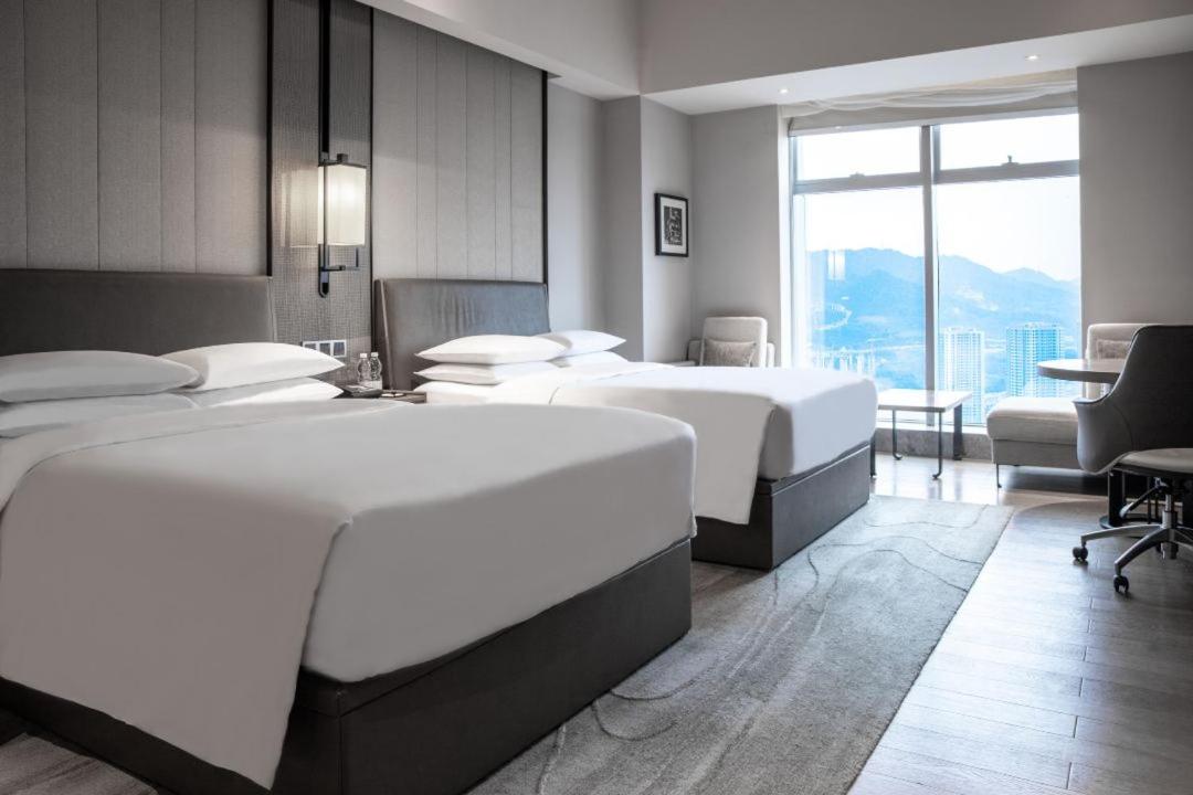 Executive Twin Room with Mountain View